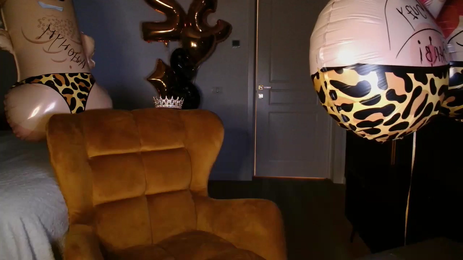 Gallery image thumbnail from LoryBday's myfreecams stream on, 05/10/2025, 24:56 image 11 of 20
