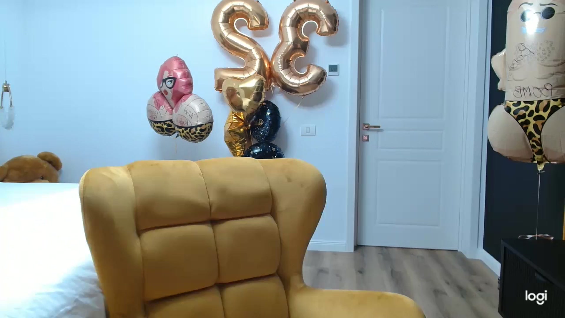 Gallery image thumbnail from LoryBday's myfreecams stream on, 05/17/2025, 03:01 image 9 of 20