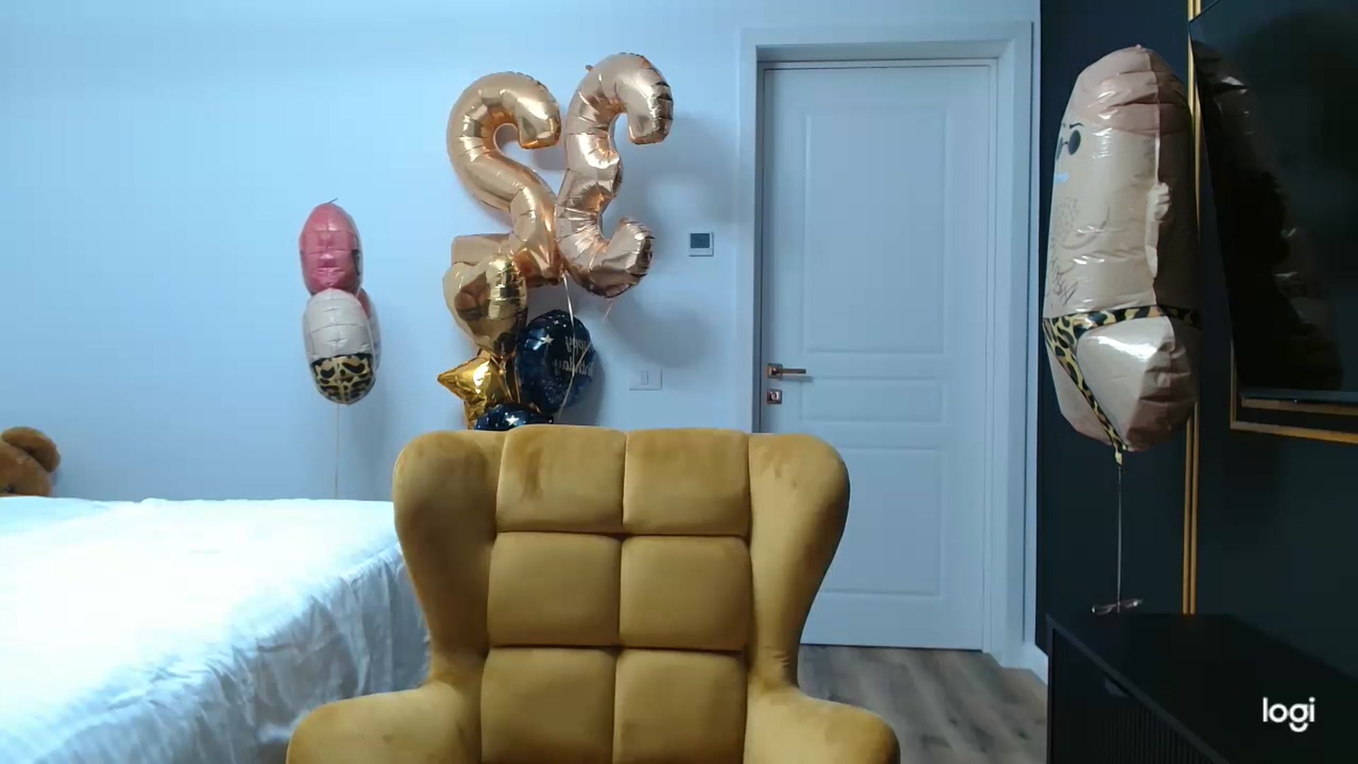 Gallery image thumbnail from LoryBday's myfreecams stream on, 05/17/2025, 23:04 image 16 of 20