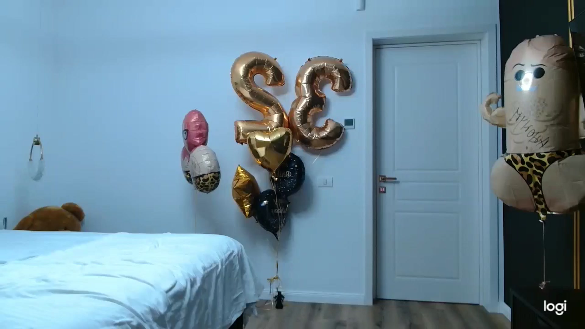 Gallery image thumbnail from LoryBday's myfreecams stream on, 05/18/2025, 02:02 image 2 of 20