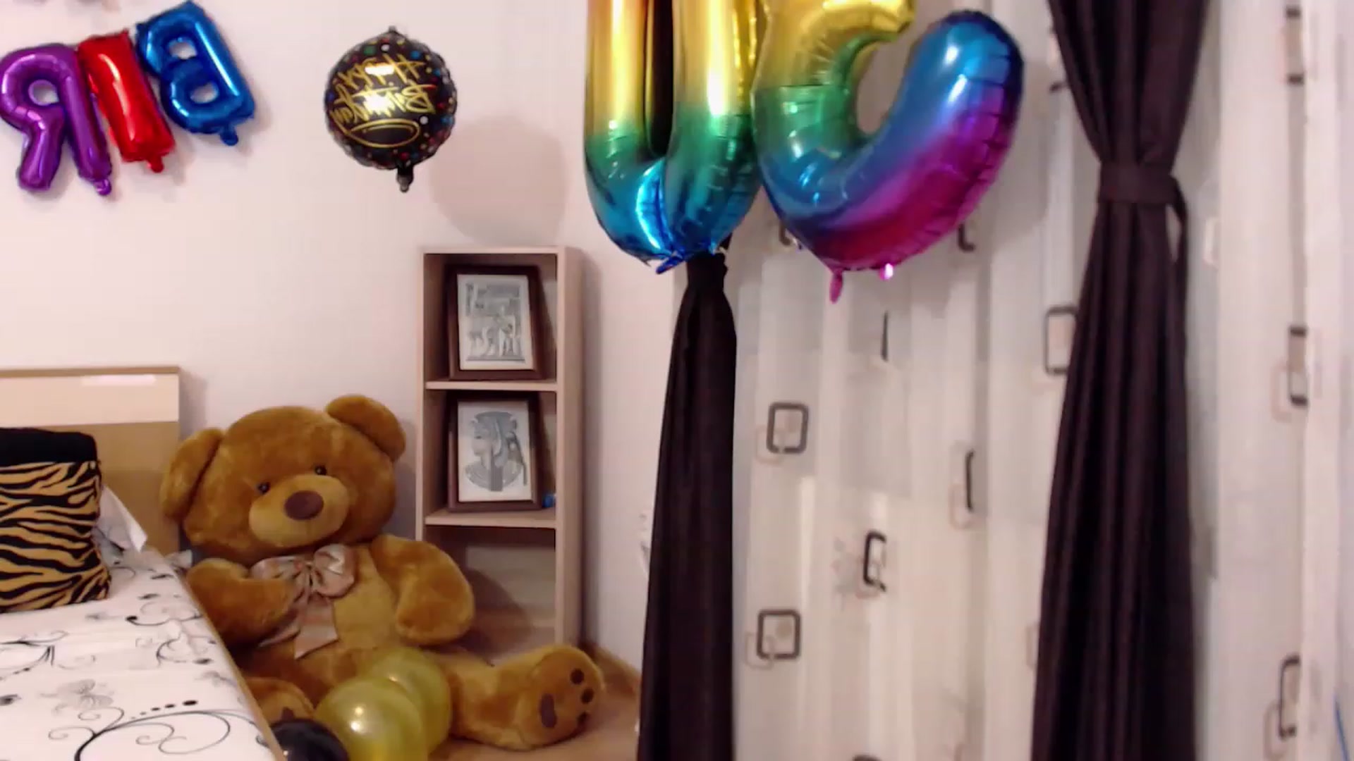 Gallery image thumbnail from LoryBell's myfreecams stream on, 05/11/2023, 22:46 image 10 of 20