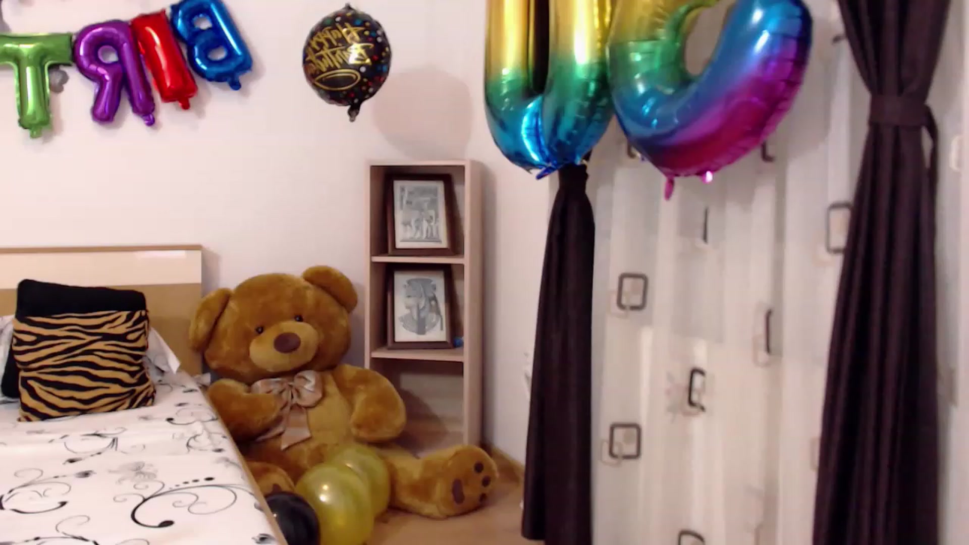 Gallery image thumbnail from LoryBell's myfreecams stream on, 05/11/2023, 22:46 image 14 of 20