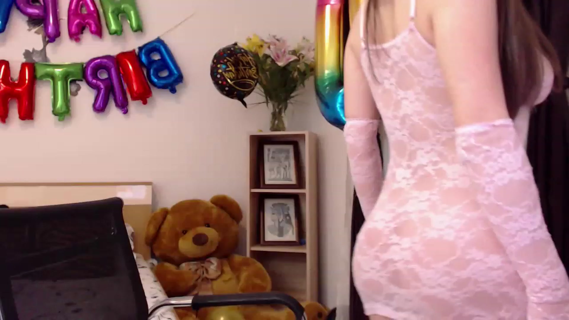 Gallery image thumbnail from LoryBell's myfreecams stream on, 05/17/2023, 24:51 image 9 of 20