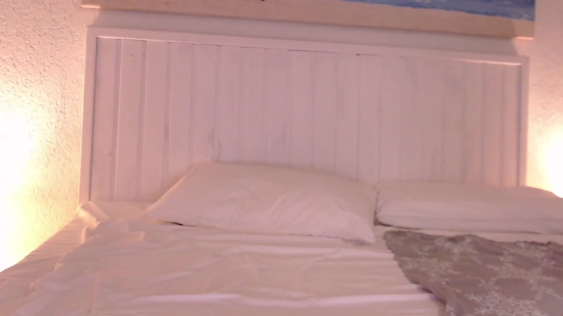 Gallery image thumbnail from LoryBell's myfreecams stream on, 05/21/2023, 24:22 image 6 of 20