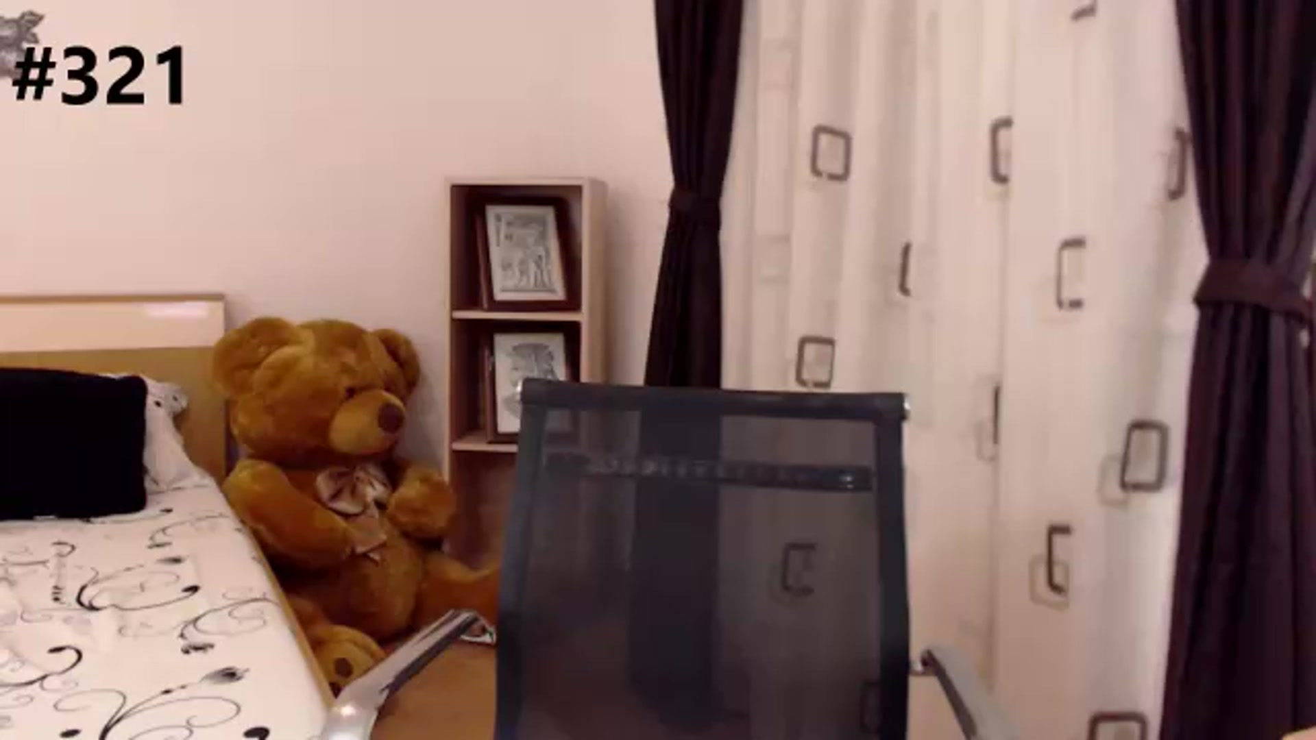 Gallery image thumbnail from LoryBell's myfreecams stream on, 07/03/2023, 23:32 image 17 of 20
