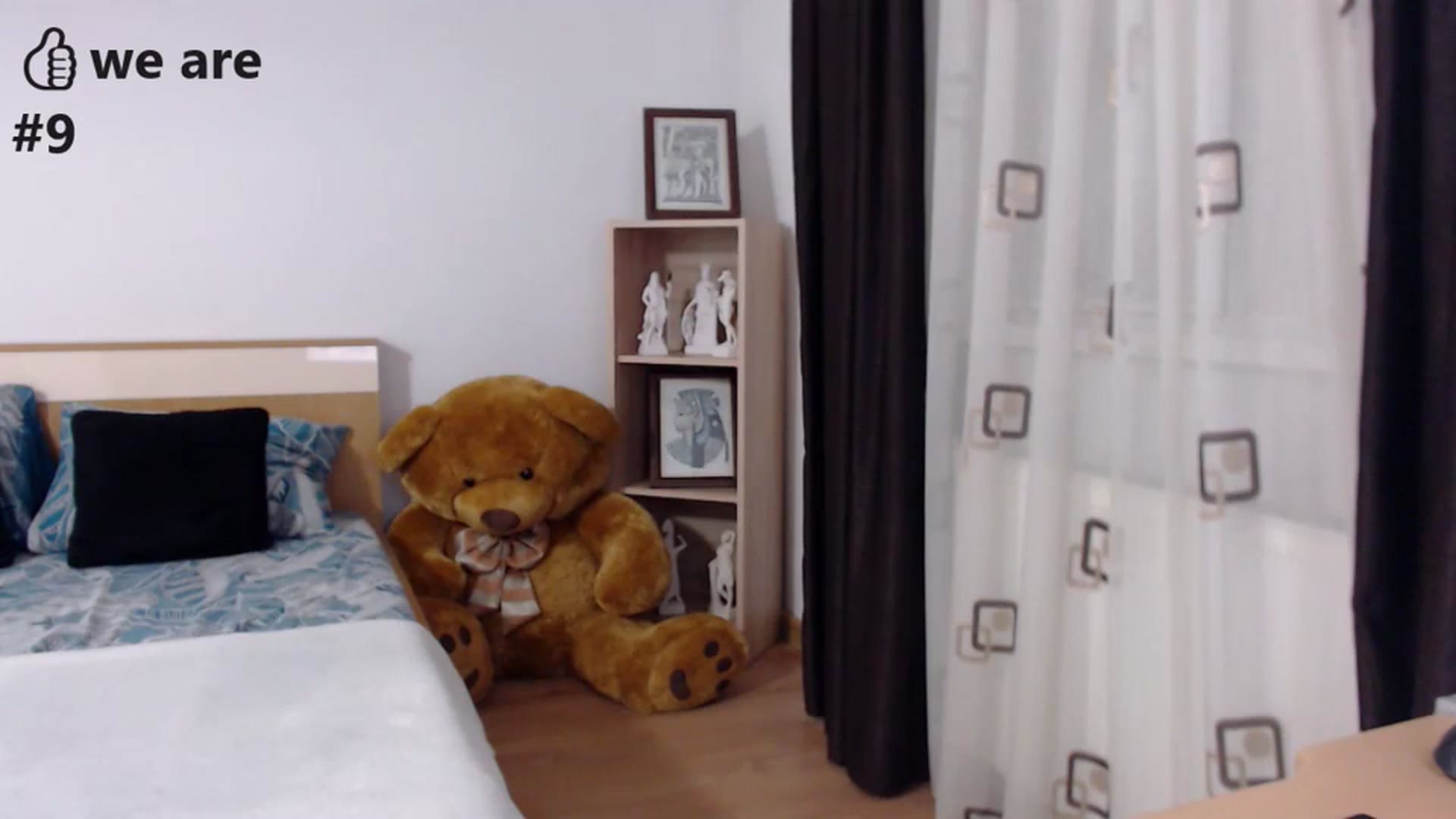 Gallery image thumbnail from LoryBell's myfreecams stream on, 02/08/2024, 24:02 image 11 of 20