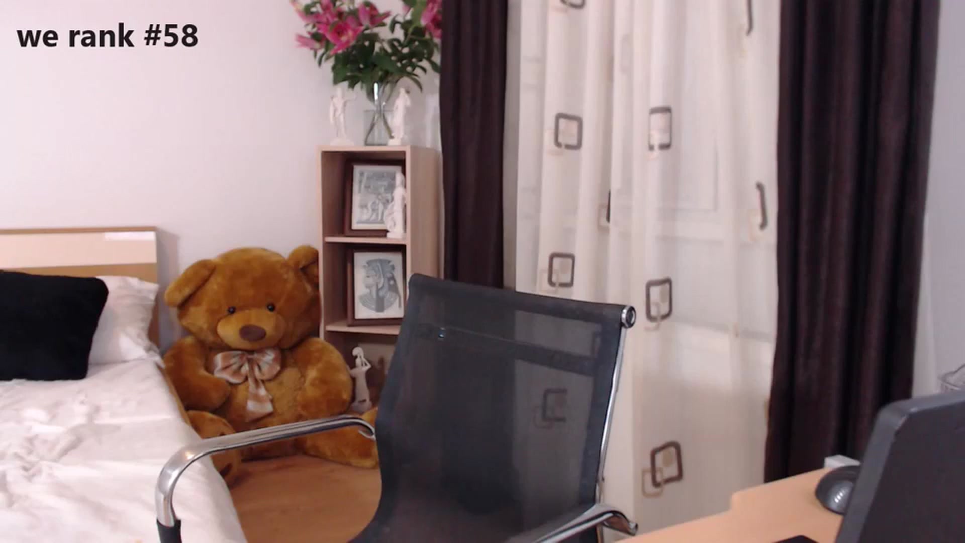 Gallery image thumbnail from LoryBell's myfreecams stream on, 03/10/2024, 24:03 image 13 of 20