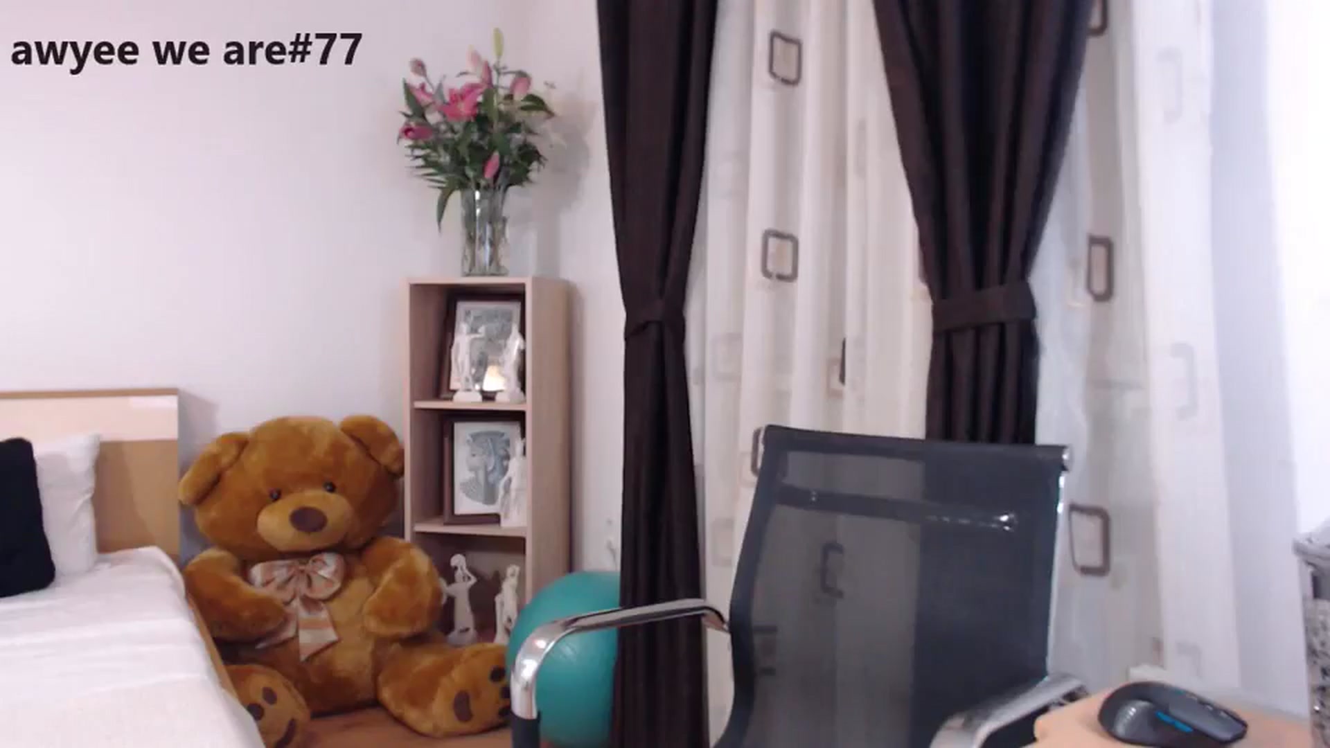 Gallery image thumbnail from LoryBell's myfreecams stream on, 04/18/2024, 24:01 image 7 of 20