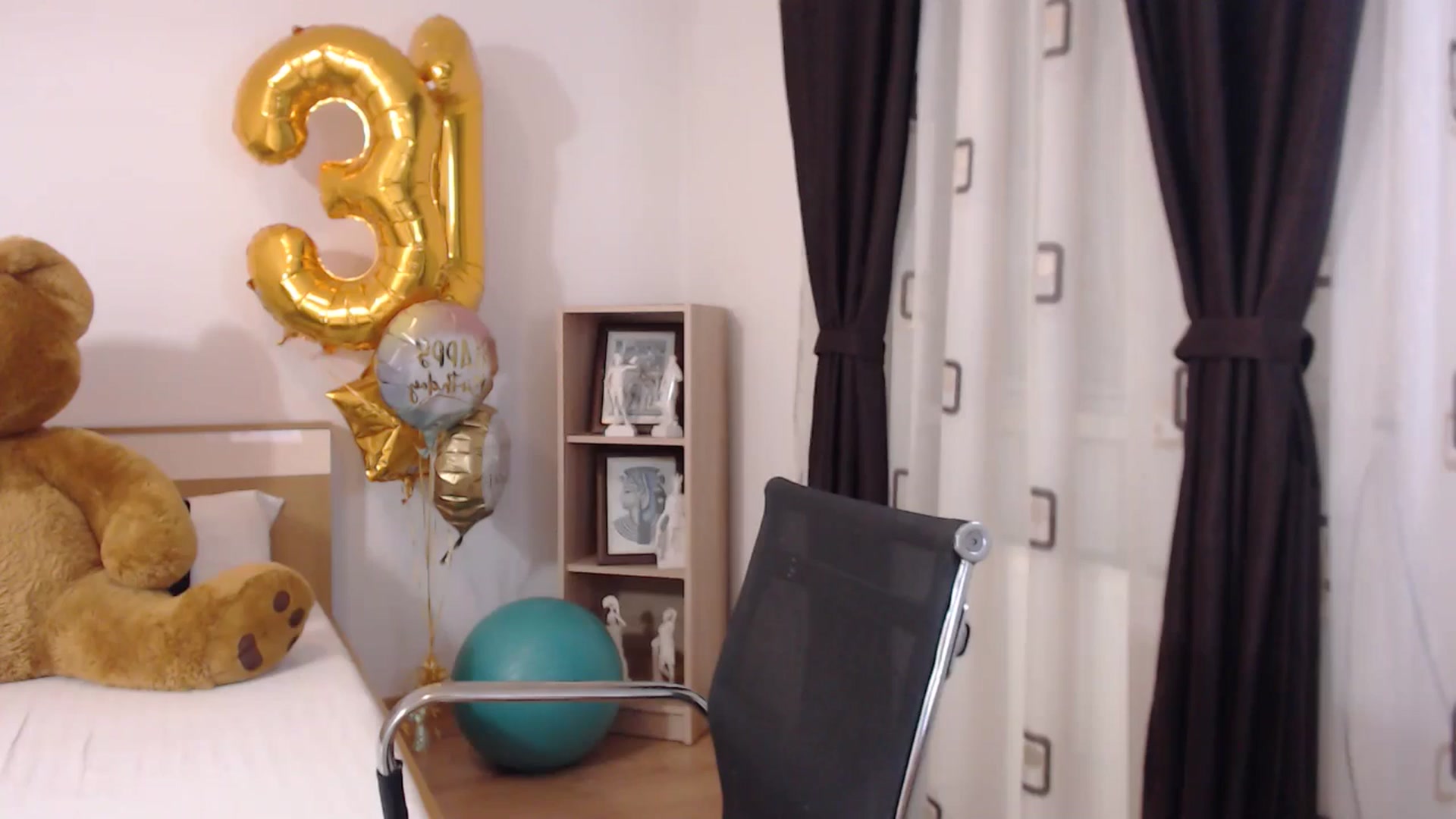 Gallery image thumbnail from LoryBell's myfreecams stream on, 05/23/2024, 22:50 image 19 of 20