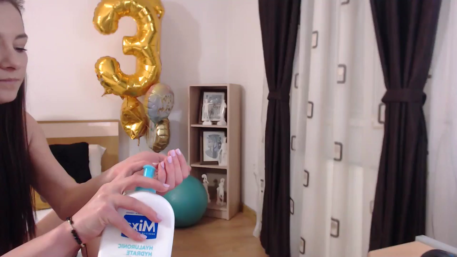 Gallery image thumbnail from LoryBell's myfreecams stream on, 05/25/2024, 01:33 image 5 of 20