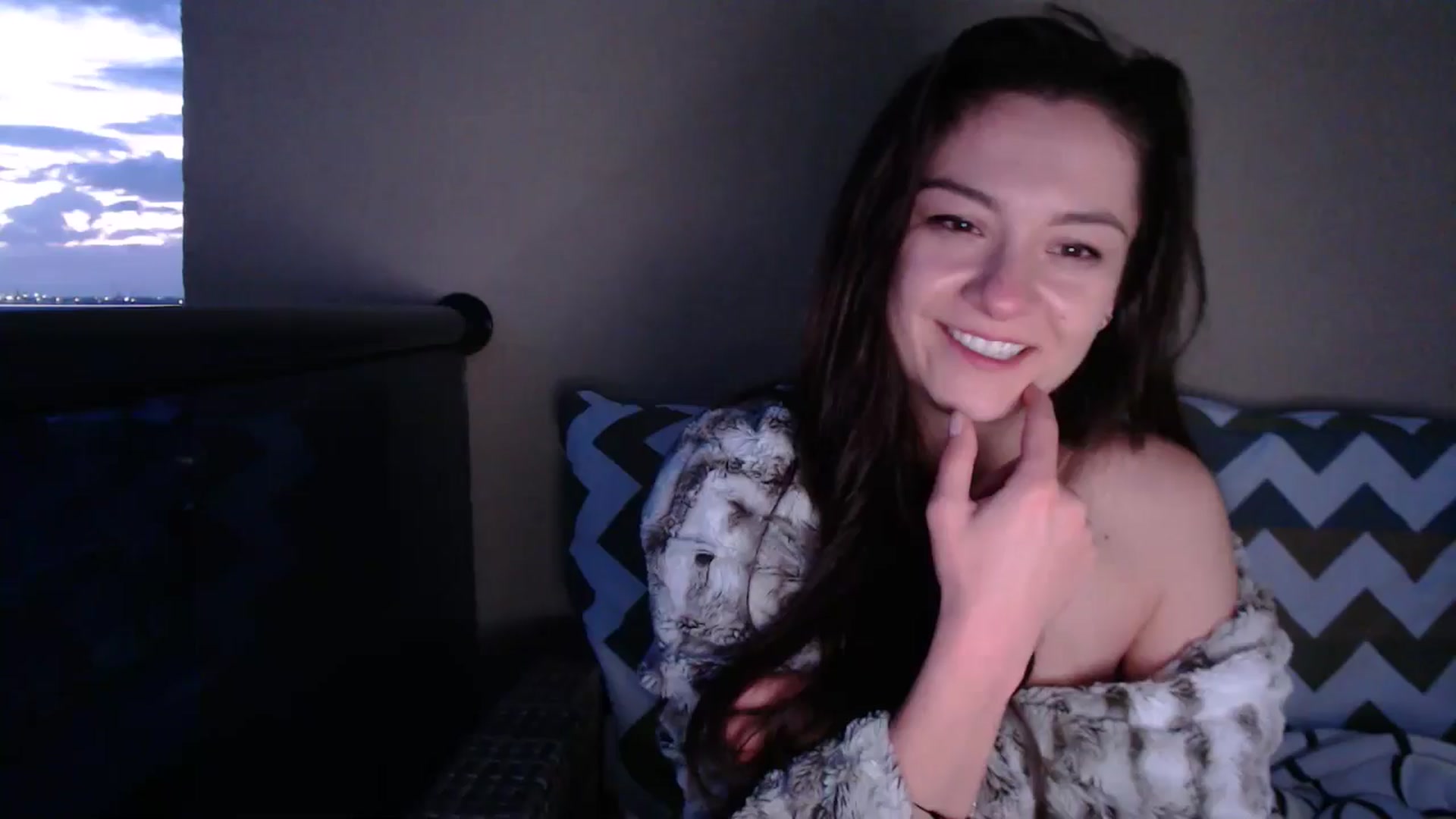 Gallery image thumbnail from LoryBell's myfreecams stream on, 05/28/2024, 02:03 image 18 of 20