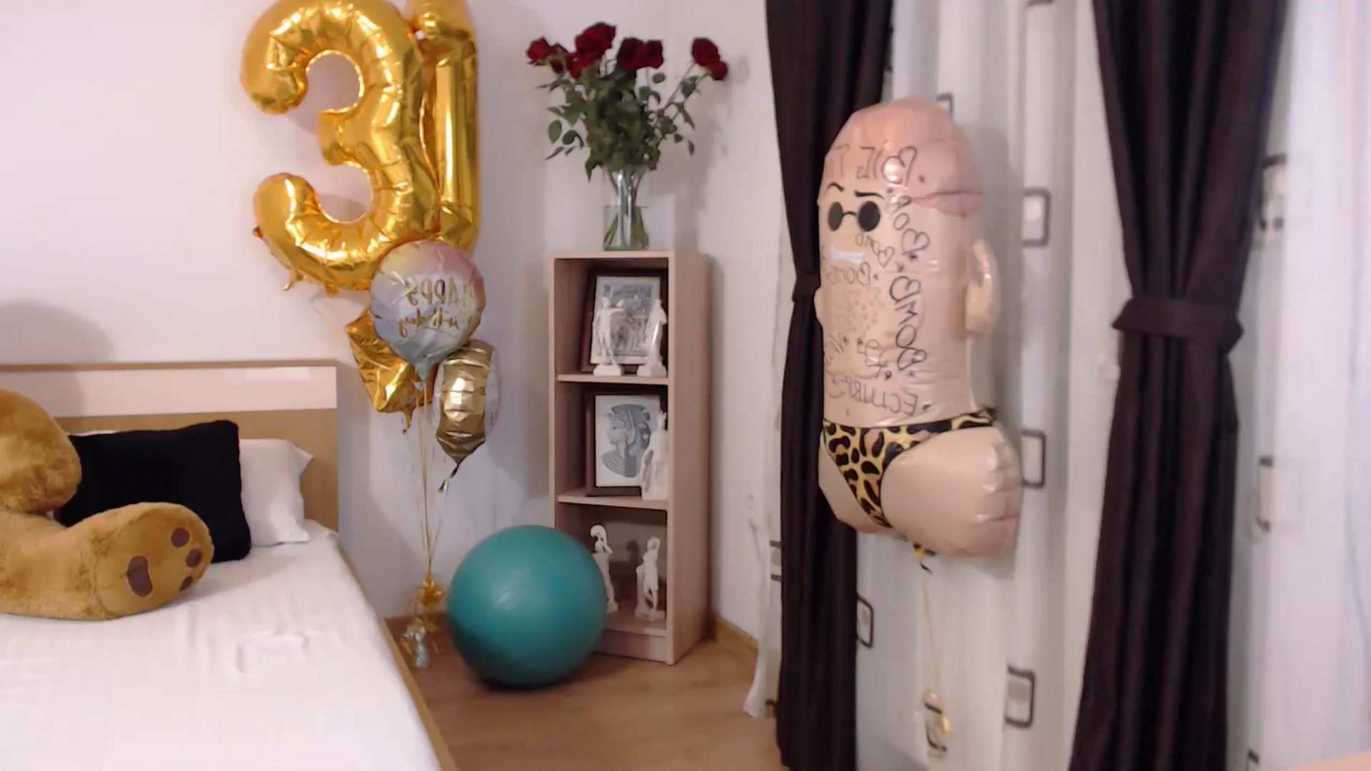 Gallery image thumbnail from LoryBell's myfreecams stream on, 05/29/2024, 22:38 image 15 of 20