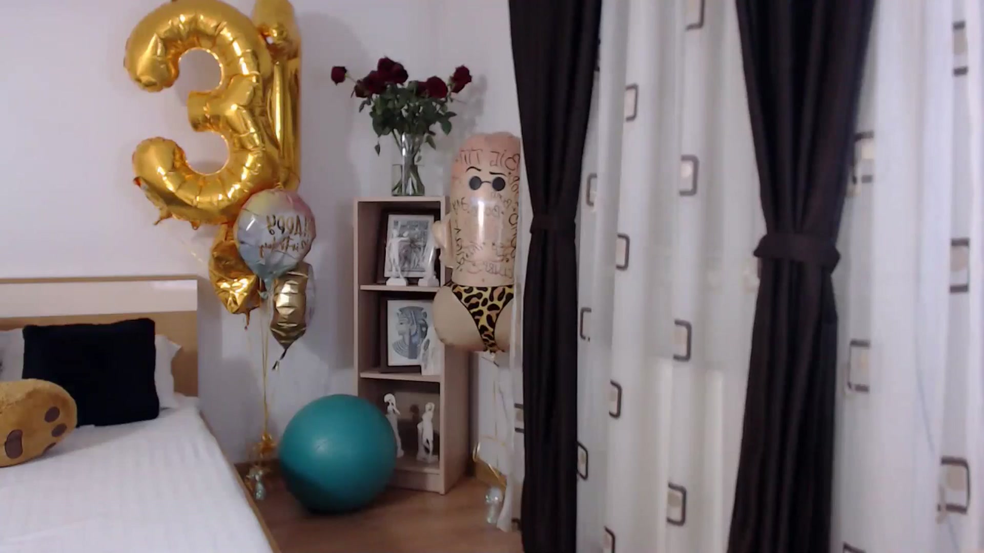 Gallery image thumbnail from LoryBell's myfreecams stream on, 05/31/2024, 24:02 image 12 of 20