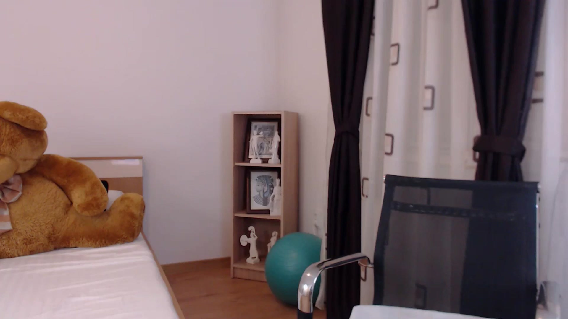Gallery image thumbnail from LoryBell's myfreecams stream on, 06/04/2024, 24:04 image 10 of 20