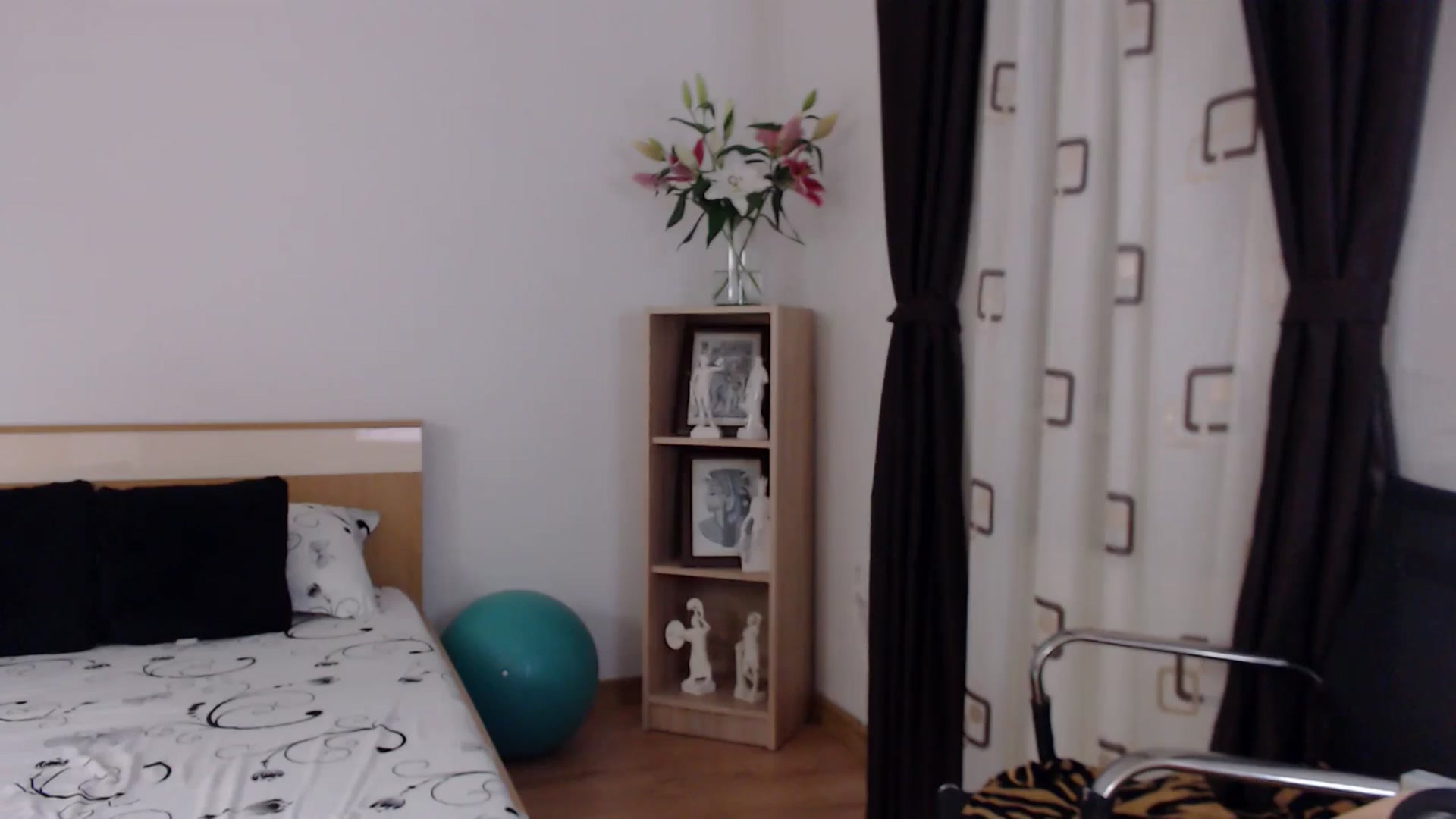 Gallery image thumbnail from LoryBell's myfreecams stream on, 06/05/2024, 22:23 image 19 of 20
