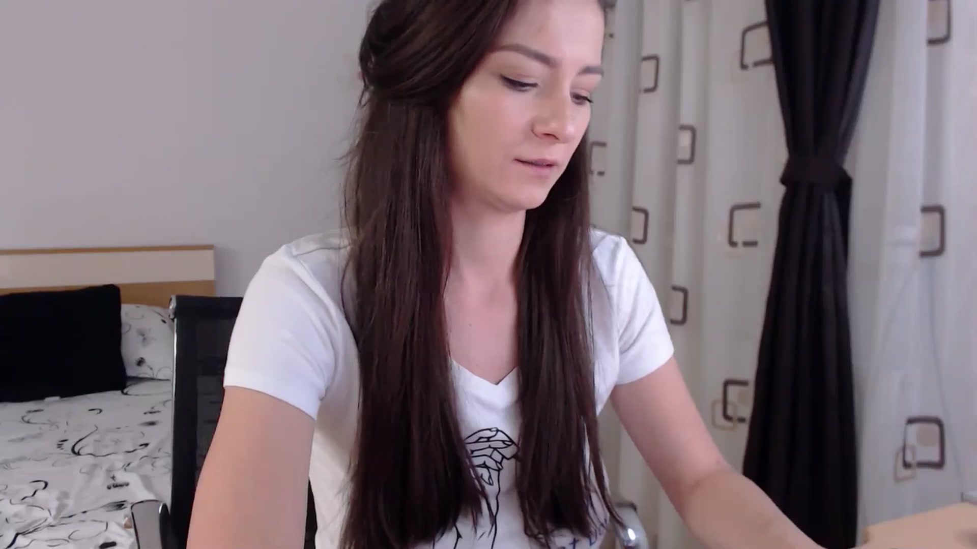 Gallery image thumbnail from LoryBell's myfreecams stream on, 06/06/2024, 24:22 image 19 of 20