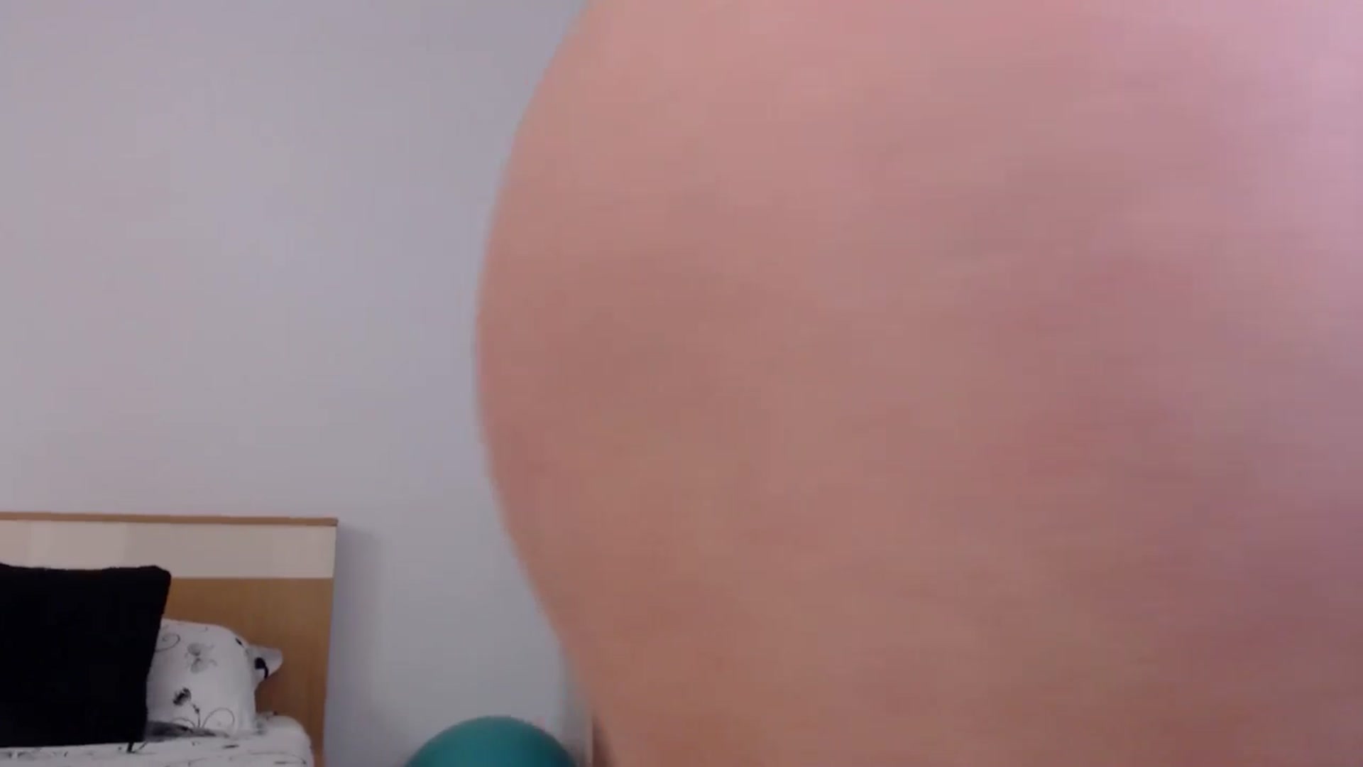 Gallery image thumbnail from LoryBell's myfreecams stream on, 06/07/2024, 01:06 image 11 of 20