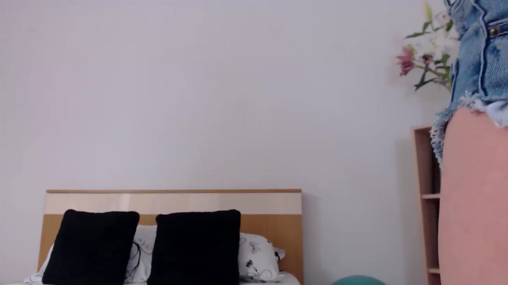 Gallery image thumbnail from LoryBell's myfreecams stream on, 06/09/2024, 02:43 image 5 of 20
