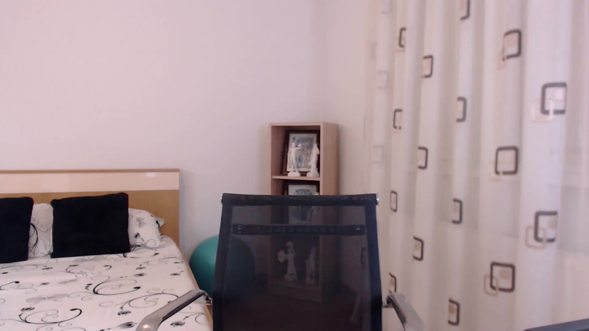 Gallery image thumbnail from LoryBell's myfreecams stream on, 06/10/2024, 24:11 image 18 of 20
