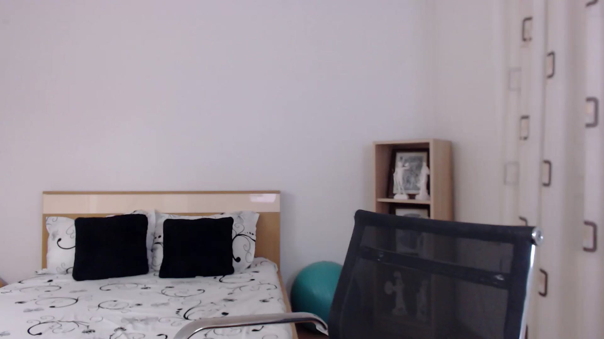Gallery image thumbnail from LoryBell's myfreecams stream on, 06/11/2024, 21:47 image 18 of 20
