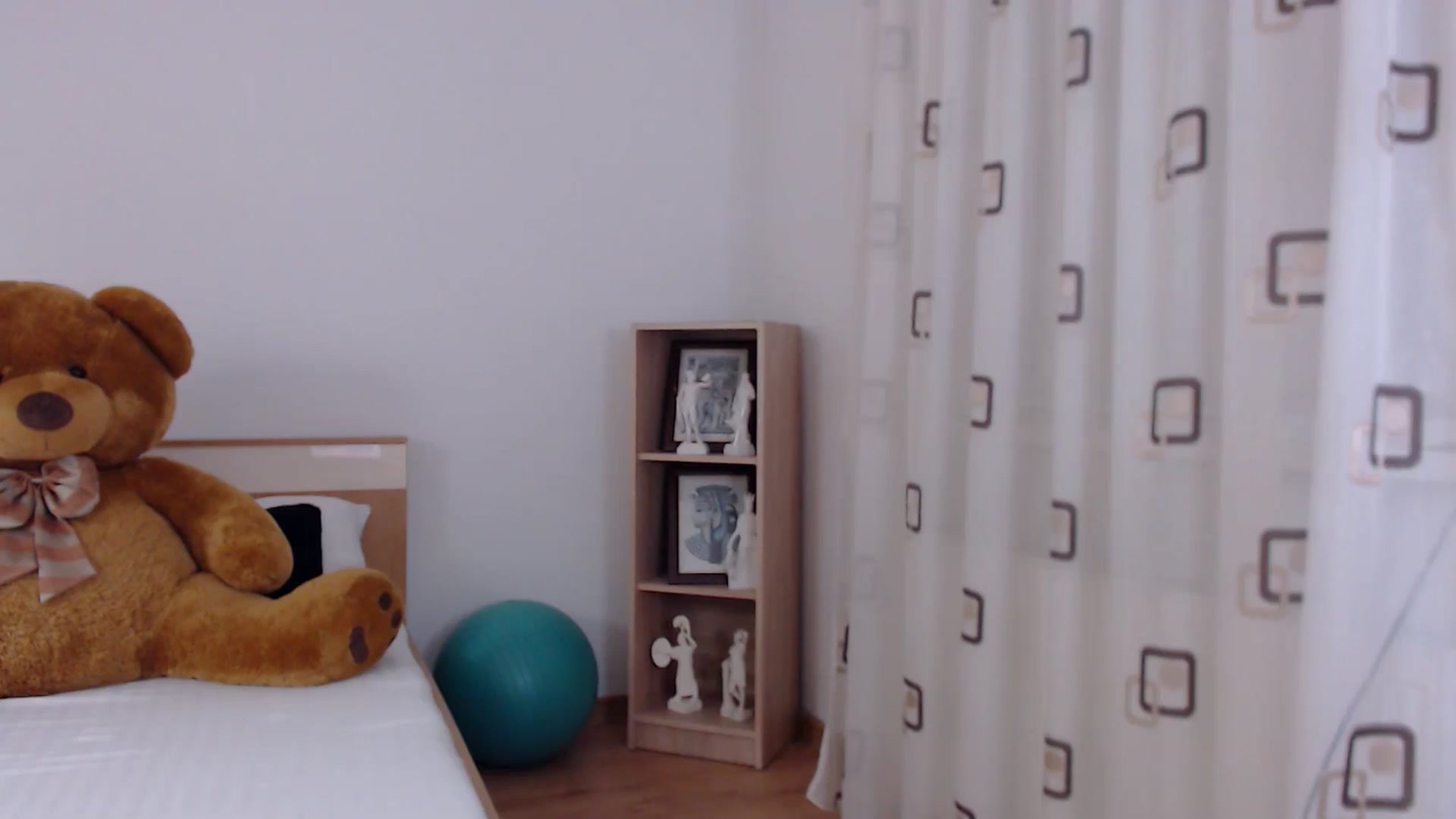 Gallery image thumbnail from LoryBell's myfreecams stream on, 06/13/2024, 21:58 image 20 of 20