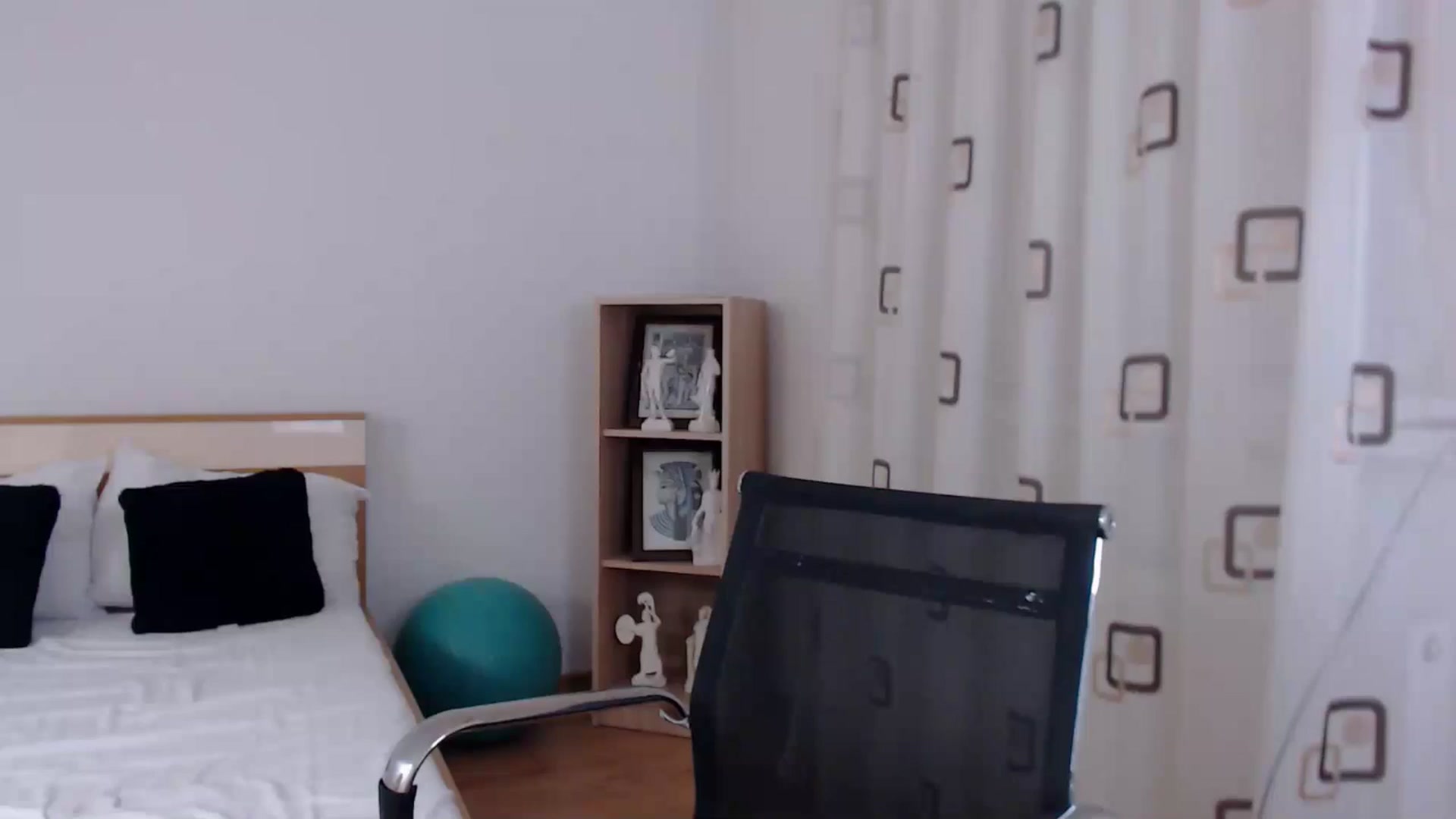 Gallery image thumbnail from LoryBell's myfreecams stream on, 06/14/2024, 24:03 image 19 of 20