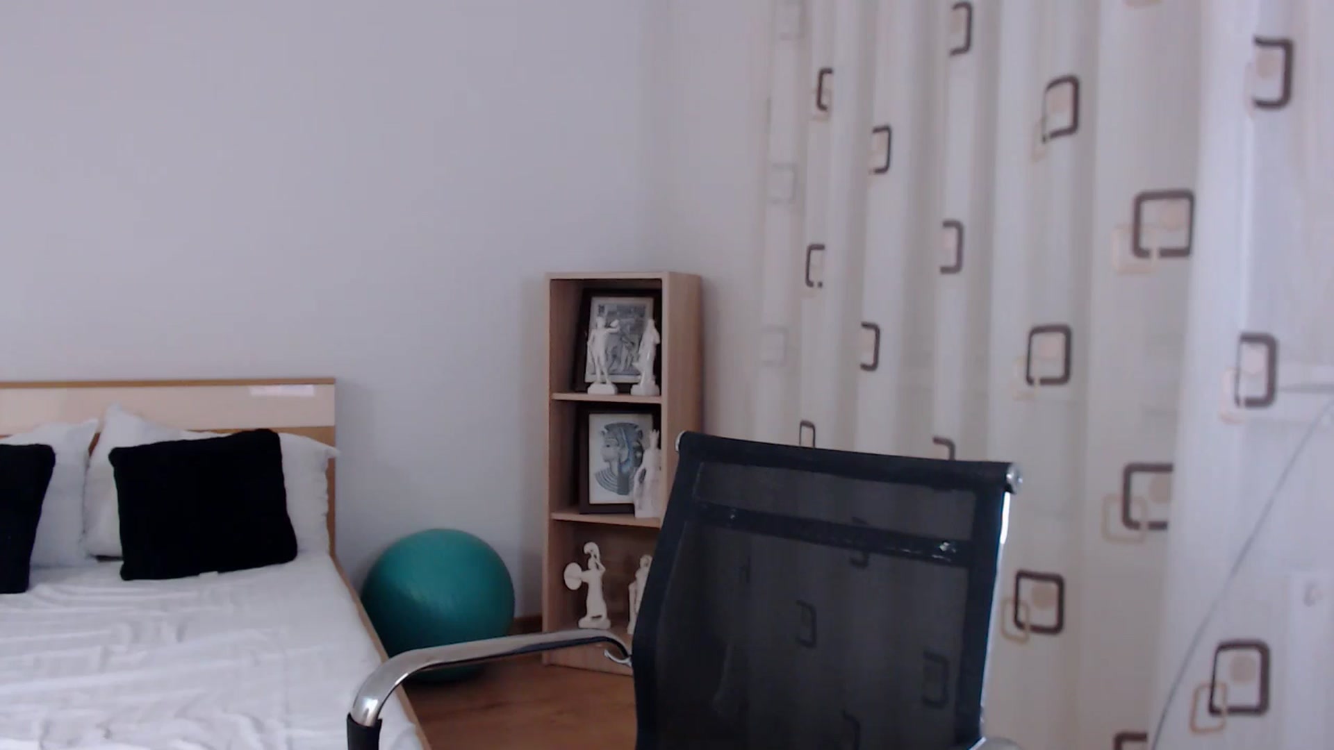 Gallery image thumbnail from LoryBell's myfreecams stream on, 06/14/2024, 01:28 image 2 of 20