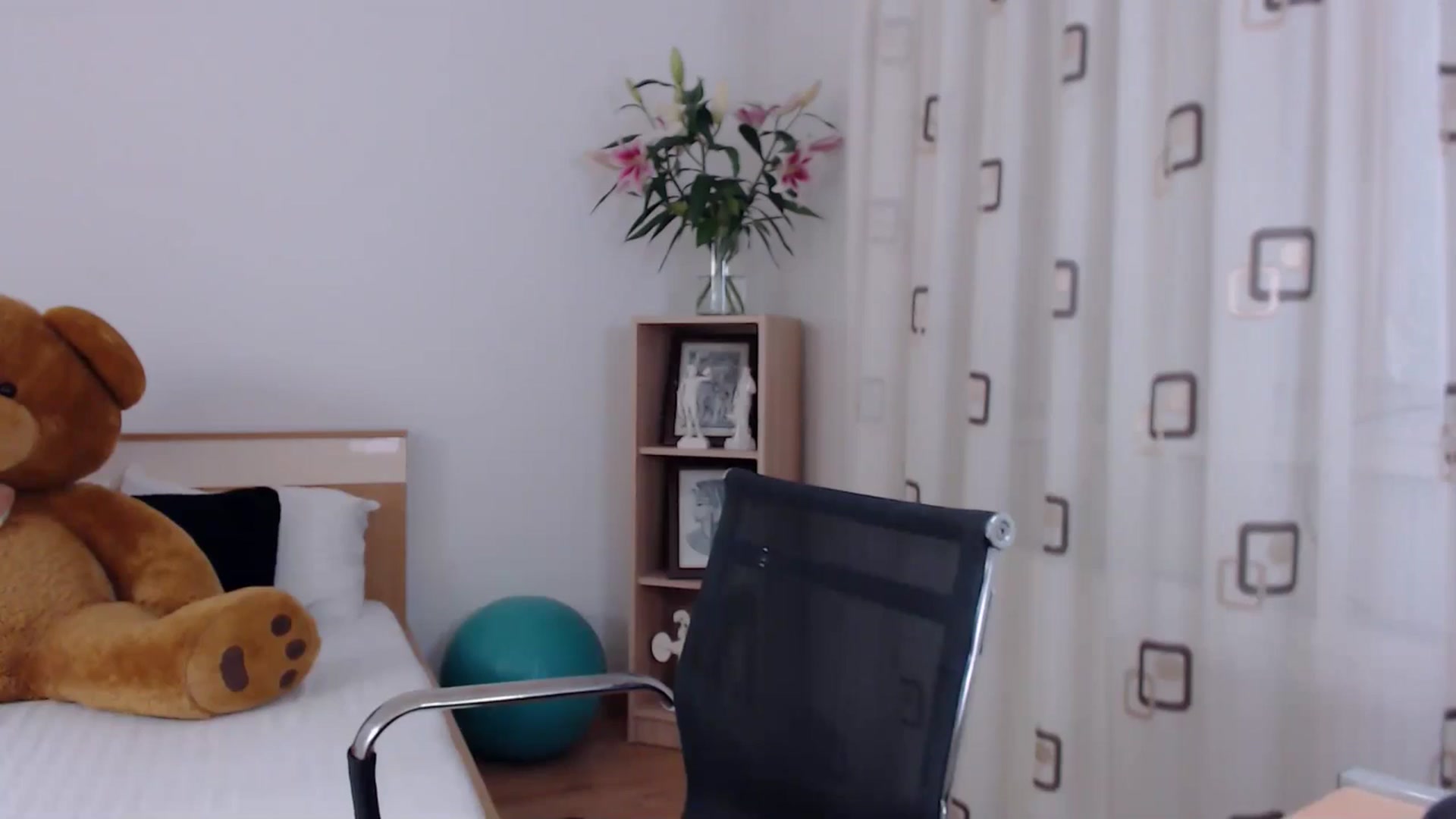 Gallery image thumbnail from LoryBell's myfreecams stream on, 06/18/2024, 21:42 image 20 of 20