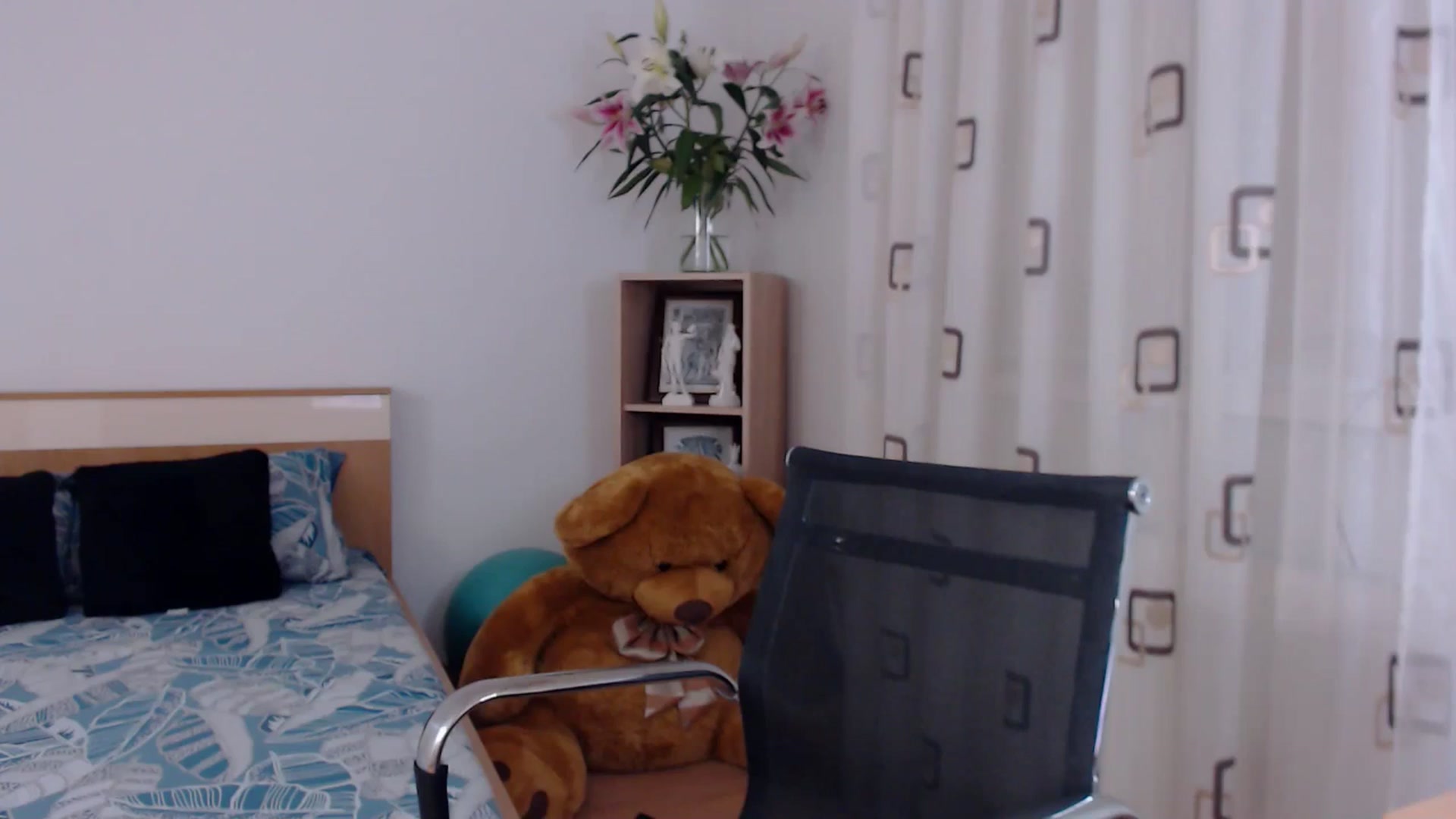 Gallery image thumbnail from LoryBell's myfreecams stream on, 06/20/2024, 24:37 image 2 of 20