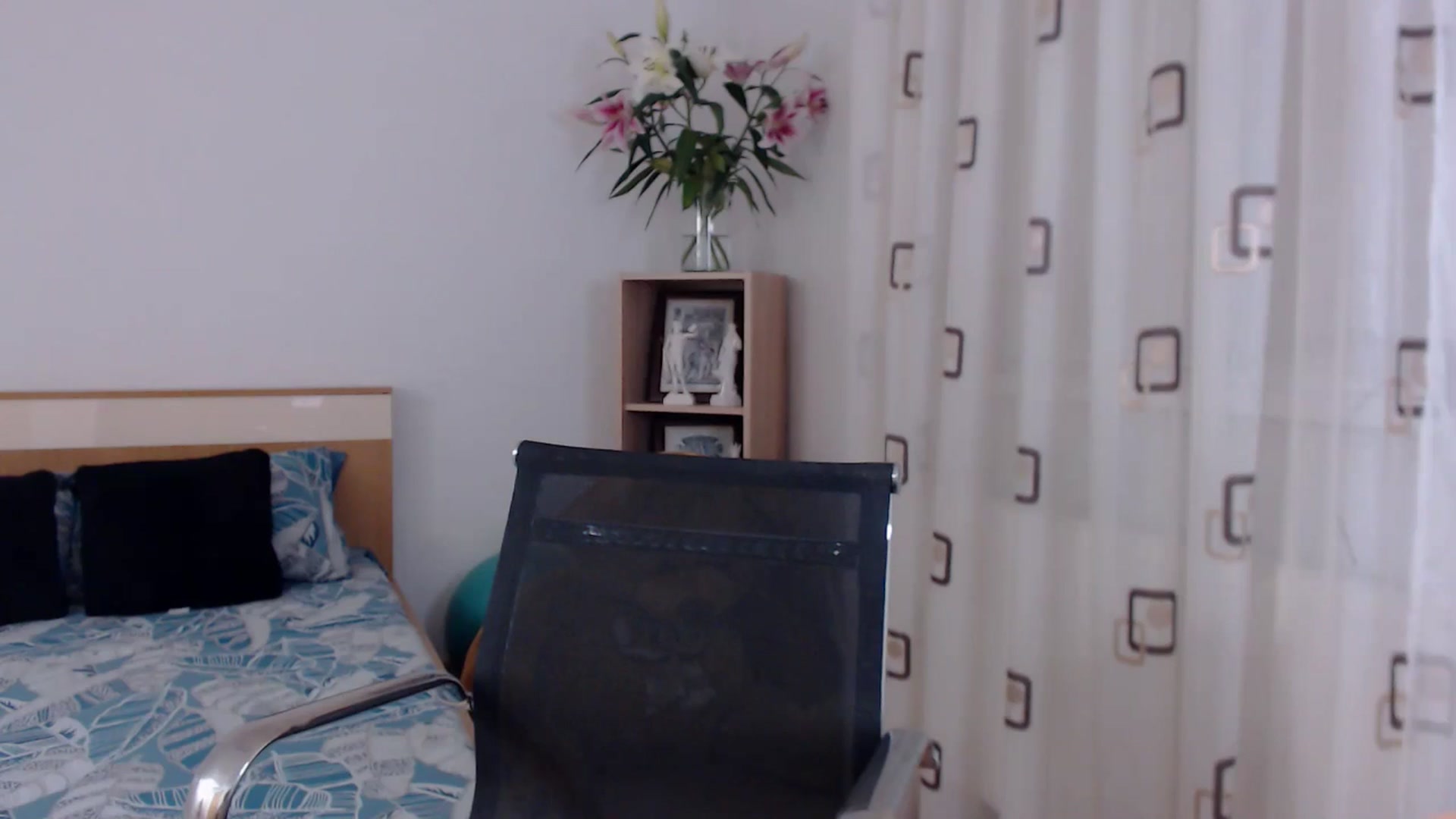 Gallery image thumbnail from LoryBell's myfreecams stream on, 06/20/2024, 24:37 image 8 of 20