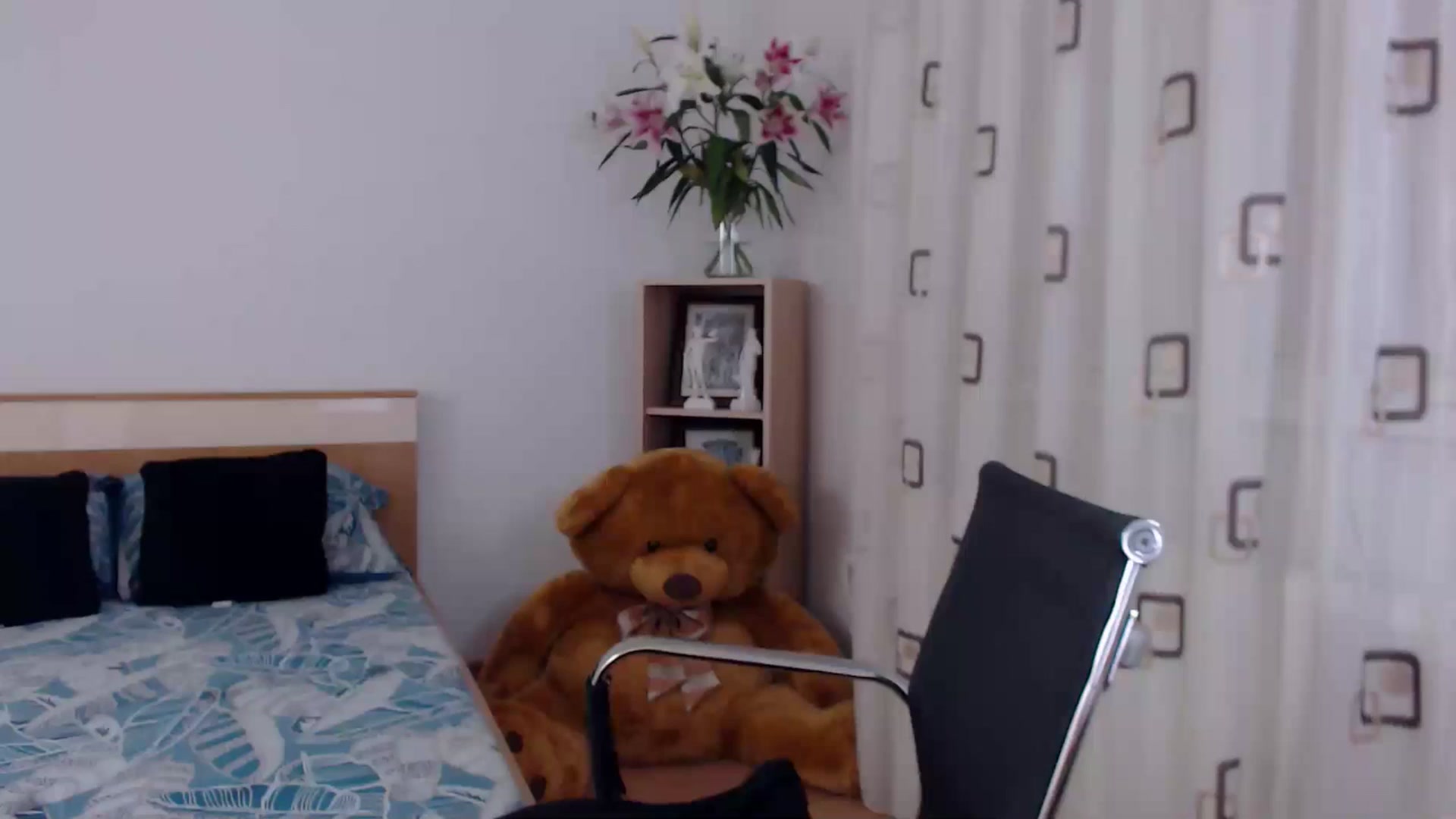 Gallery image thumbnail from LoryBell's myfreecams stream on, 06/21/2024, 24:28 image 1 of 20
