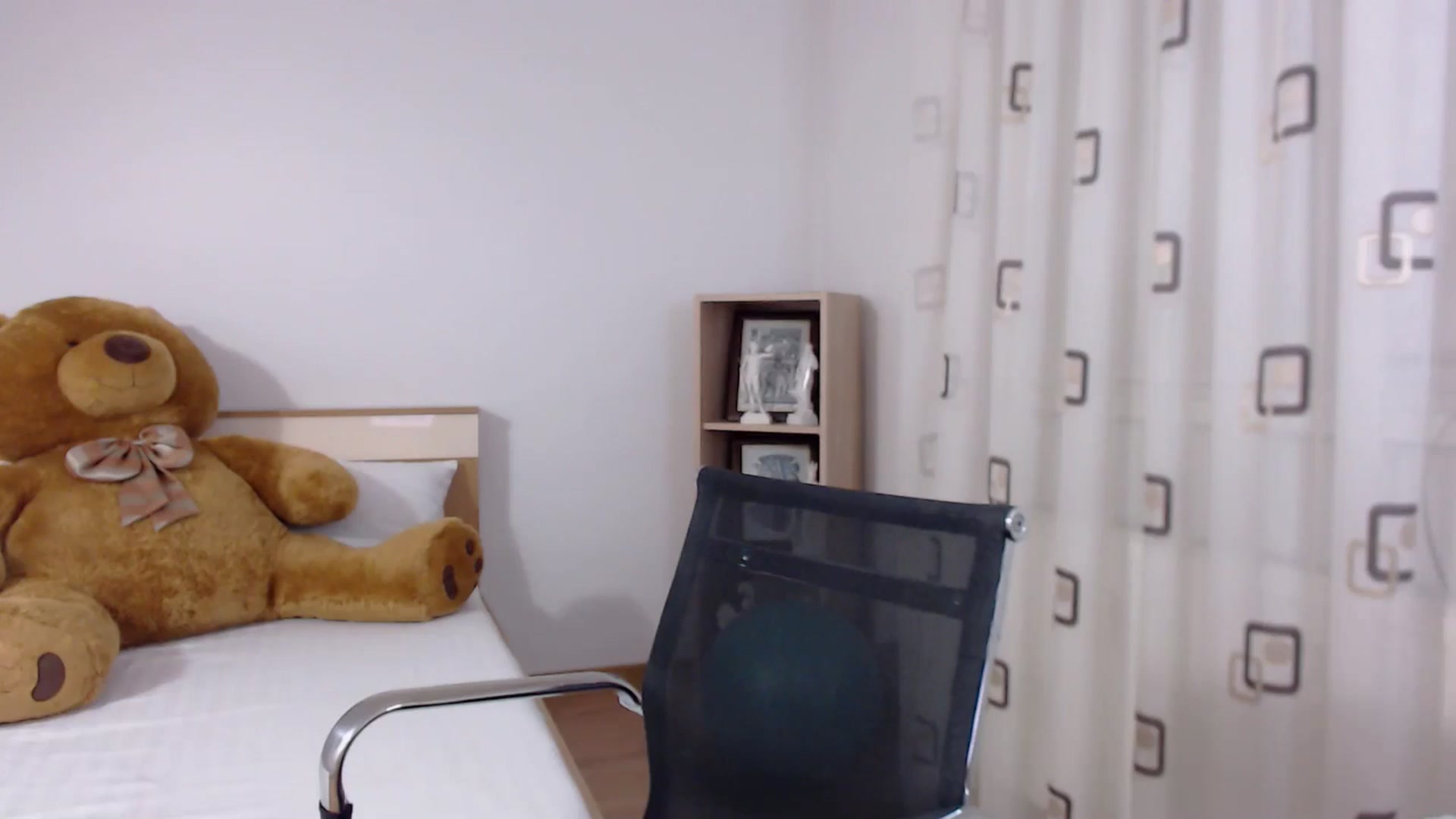 Gallery image thumbnail from LoryBell's myfreecams stream on, 06/28/2024, 22:33 image 19 of 20