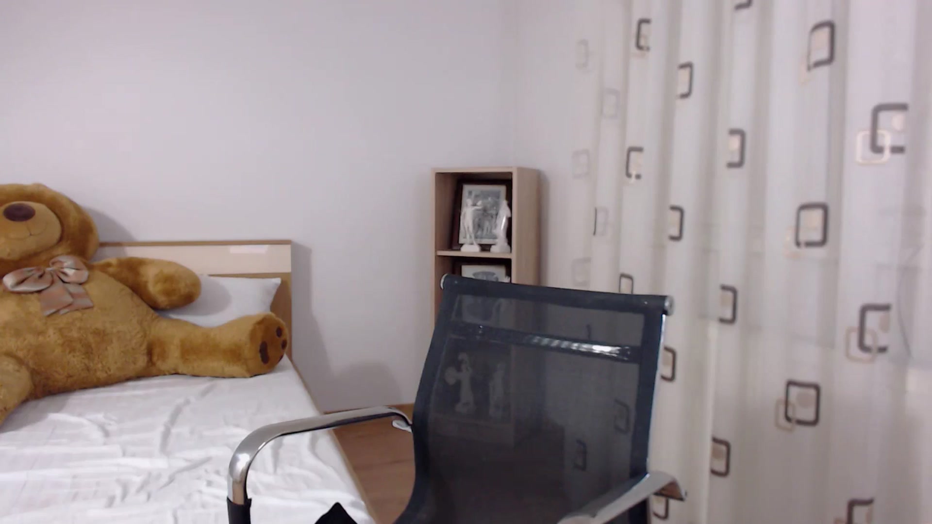 Gallery image thumbnail from LoryBell's myfreecams stream on, 06/30/2024, 24:33 image 3 of 20
