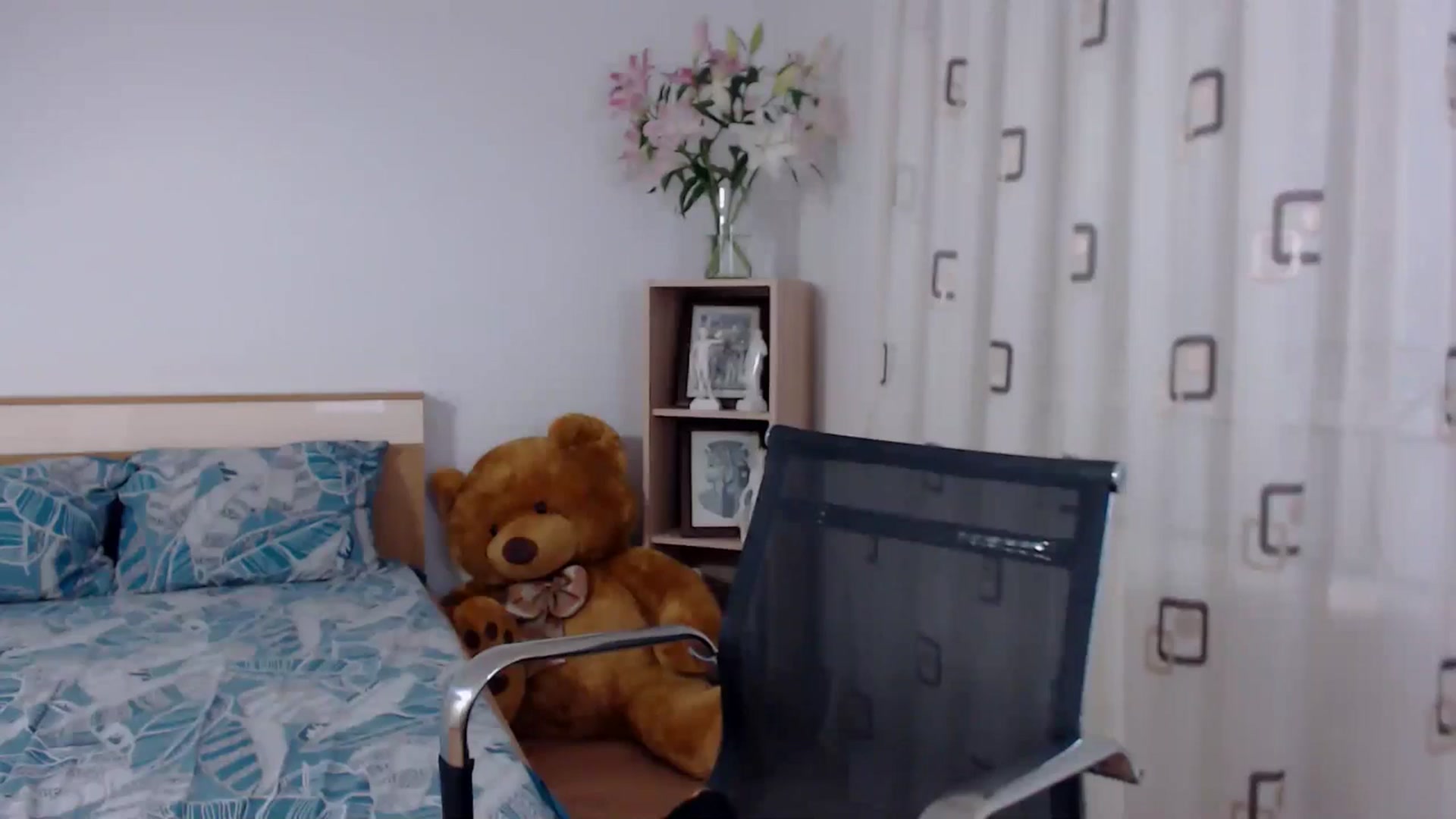 Gallery image thumbnail from LoryBell's myfreecams stream on, 07/06/2024, 02:10 image 13 of 20