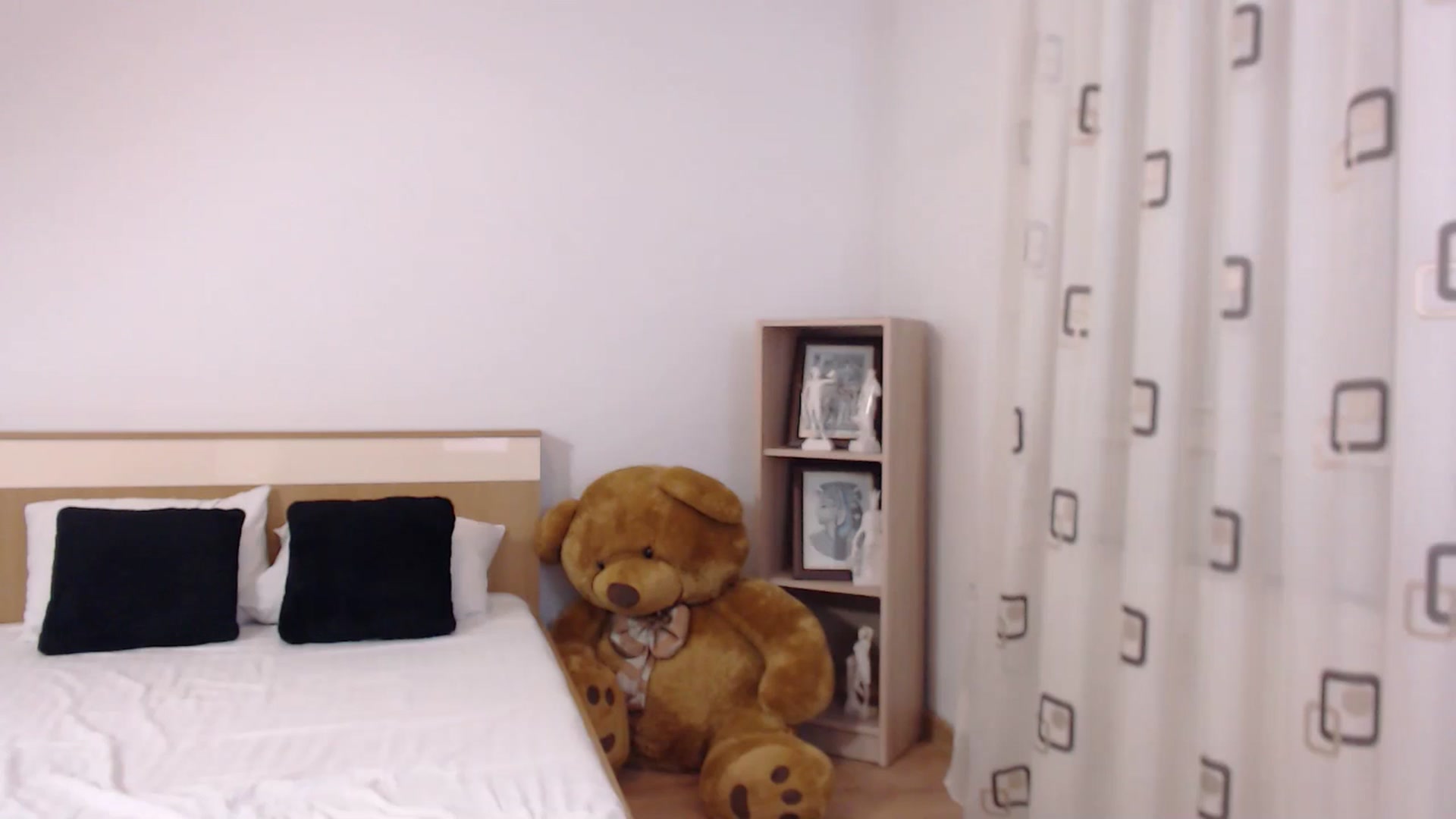 Gallery image thumbnail from LoryBell's myfreecams stream on, 07/16/2024, 22:58 image 13 of 20
