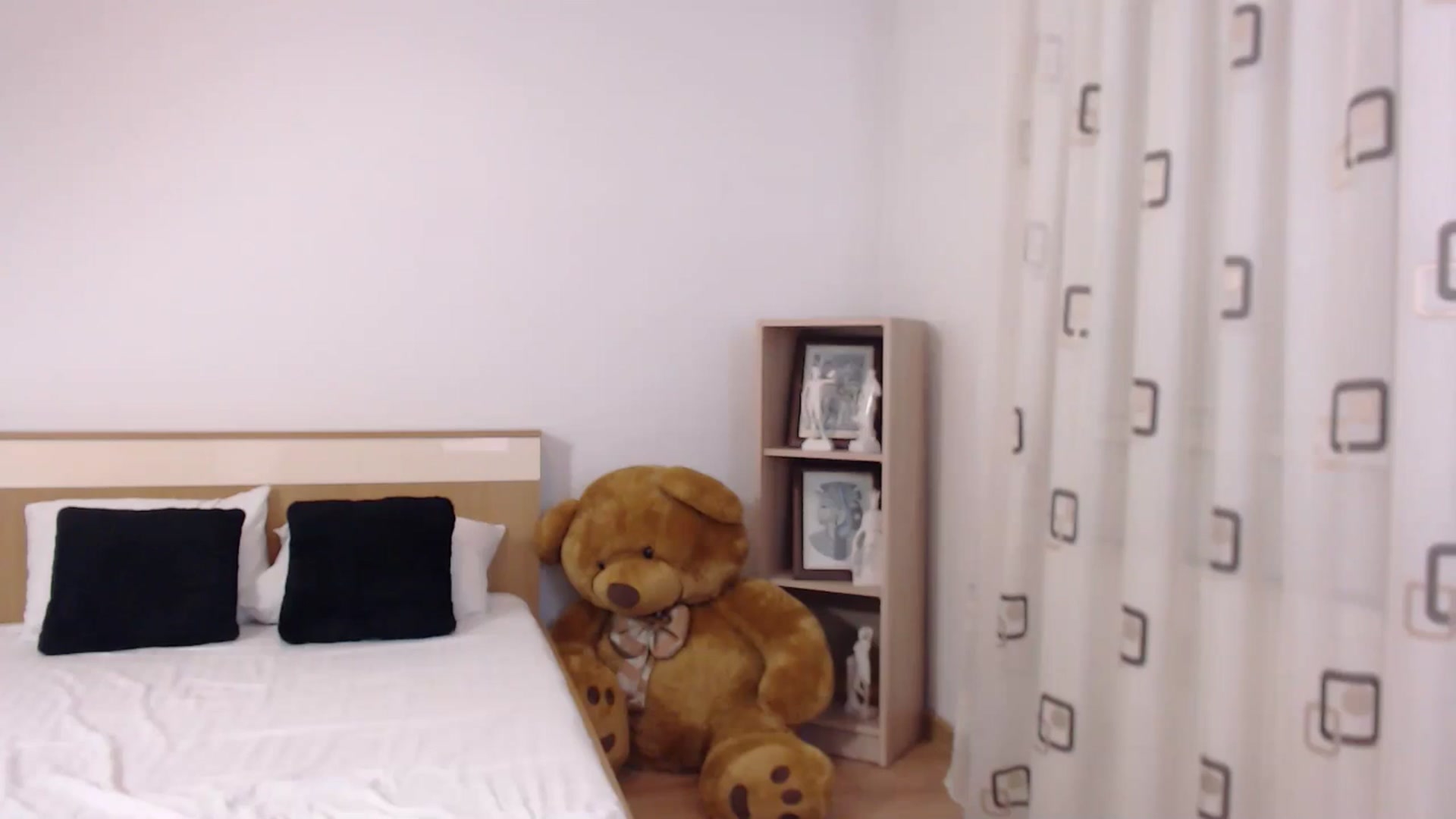 Gallery image thumbnail from LoryBell's myfreecams stream on, 07/16/2024, 22:58 image 12 of 20