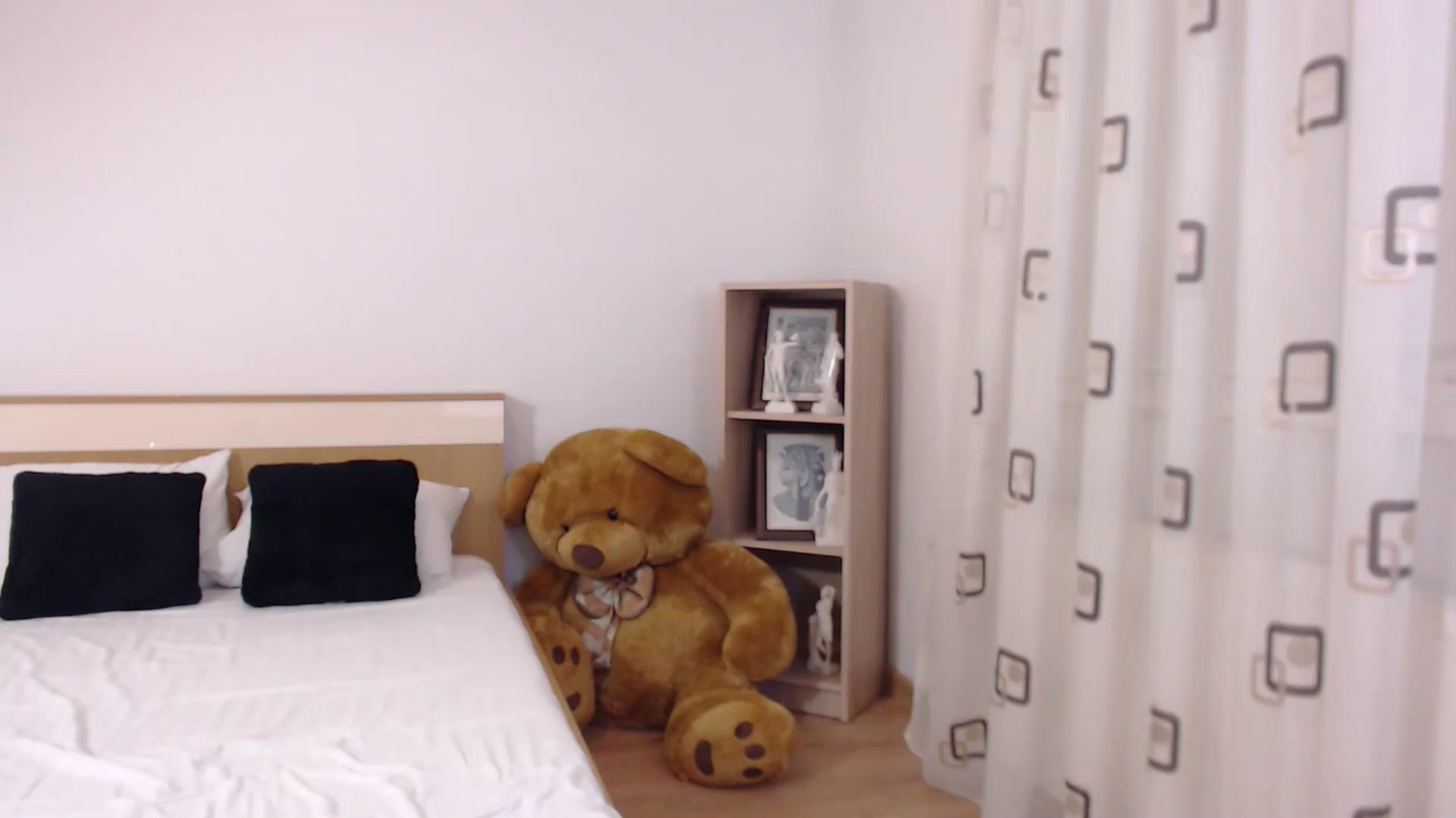 Gallery image thumbnail from LoryBell's myfreecams stream on, 07/16/2024, 22:58 image 20 of 20