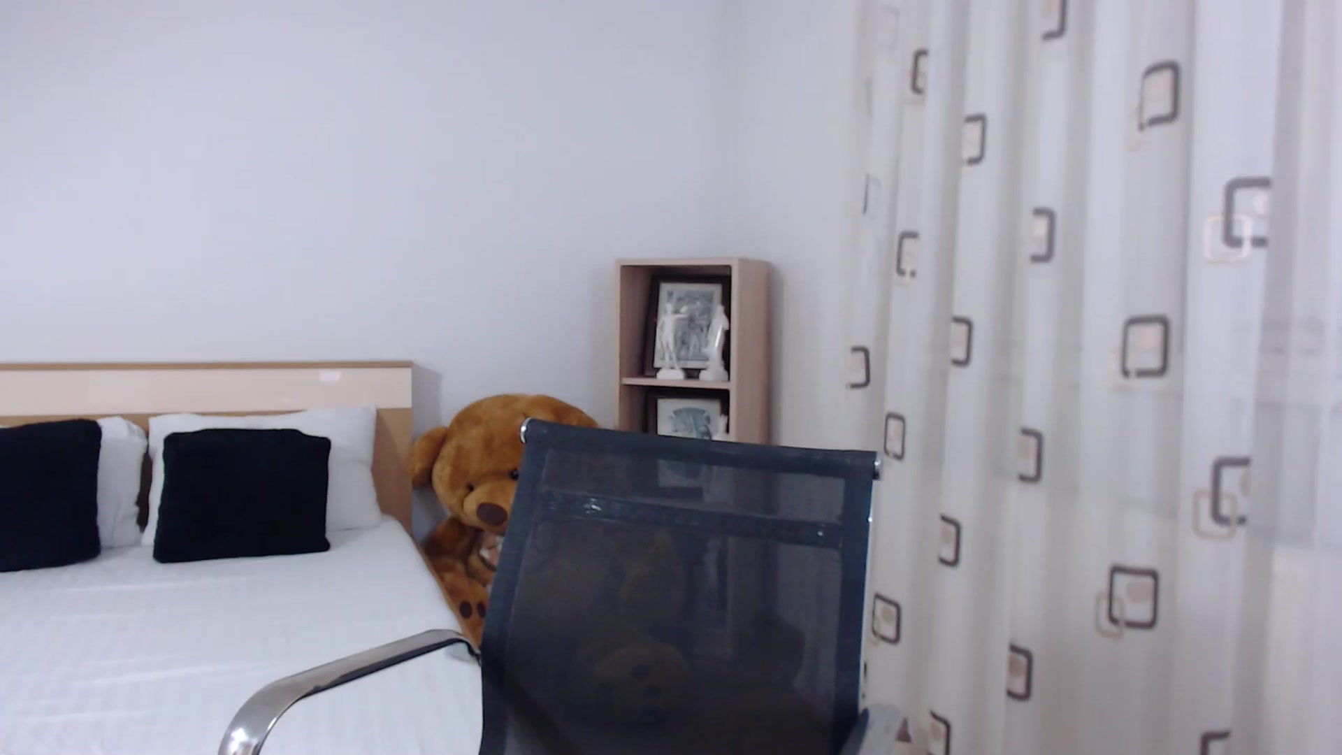 Gallery image thumbnail from LoryBell's myfreecams stream on, 07/19/2024, 24:03 image 7 of 20