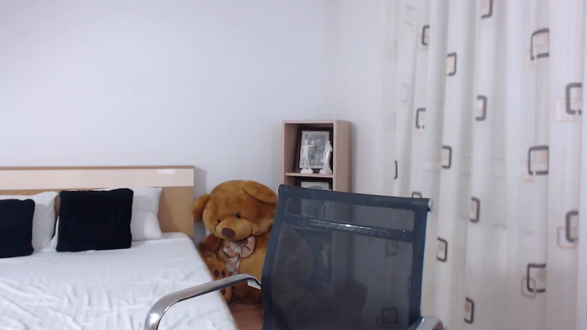 Gallery image thumbnail from LoryBell's myfreecams stream on, 07/22/2024, 24:40 image 6 of 20