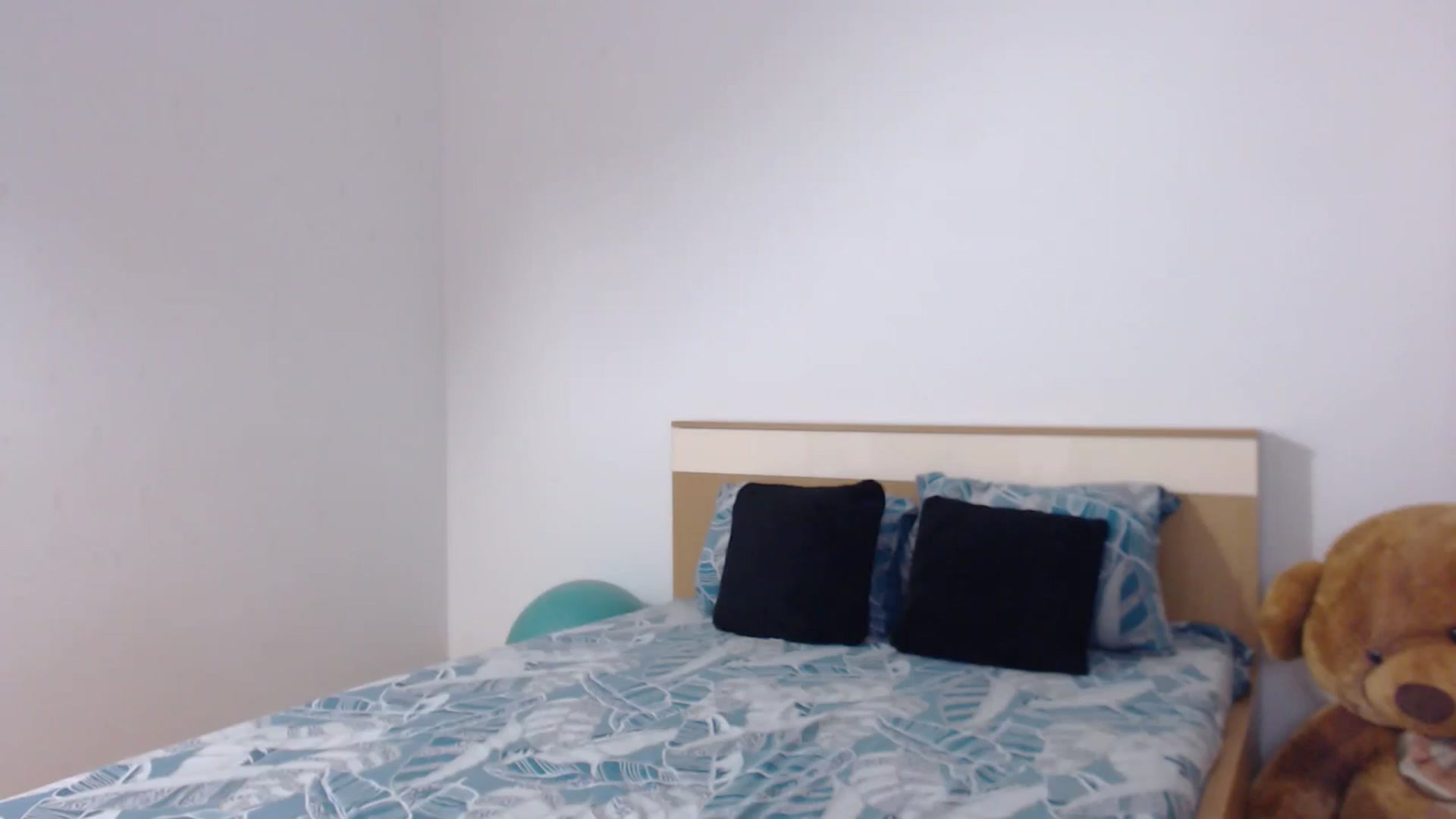 Gallery image thumbnail from LoryBell's myfreecams stream on, 07/25/2024, 24:01 image 18 of 20