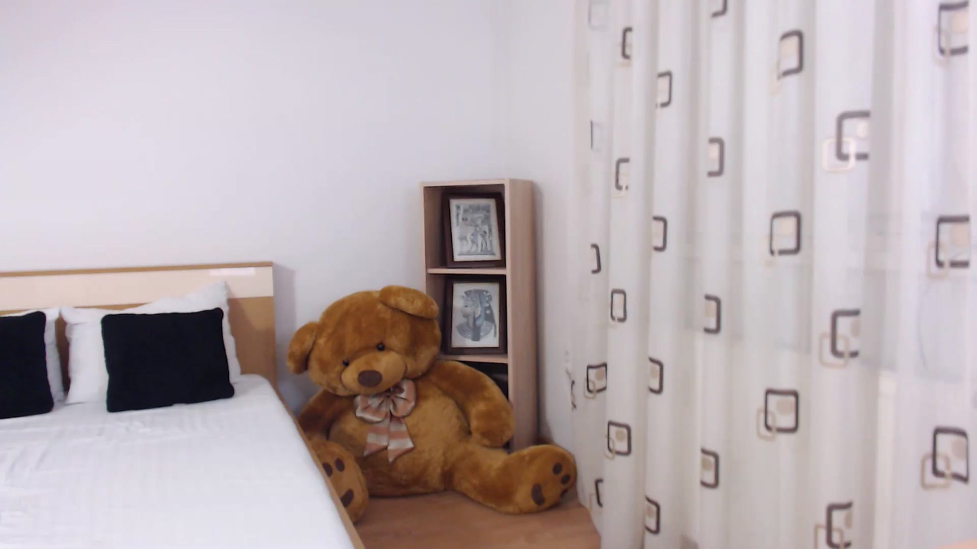 Gallery image thumbnail from LoryBell's myfreecams stream on, 07/28/2024, 02:06 image 13 of 20