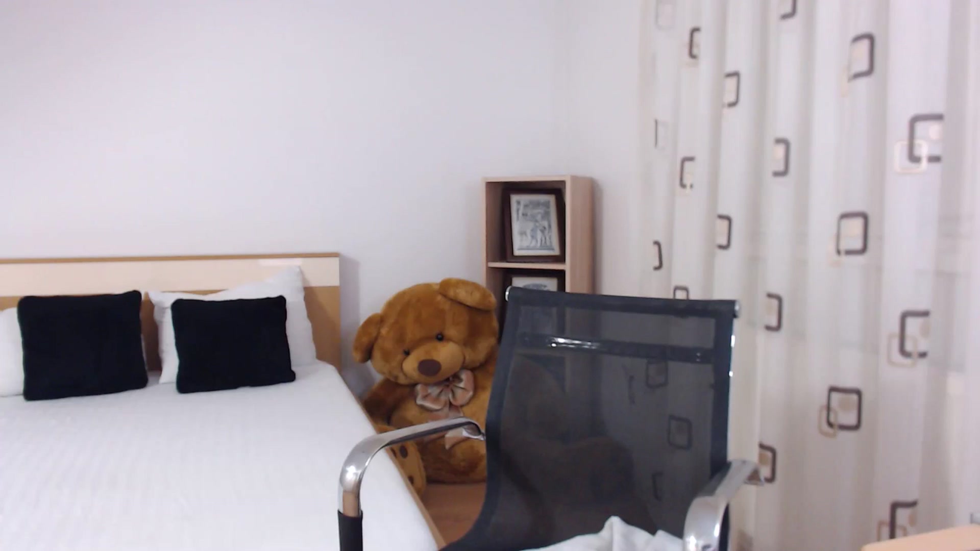 Gallery image thumbnail from LoryBell's myfreecams stream on, 07/28/2024, 22:30 image 17 of 20