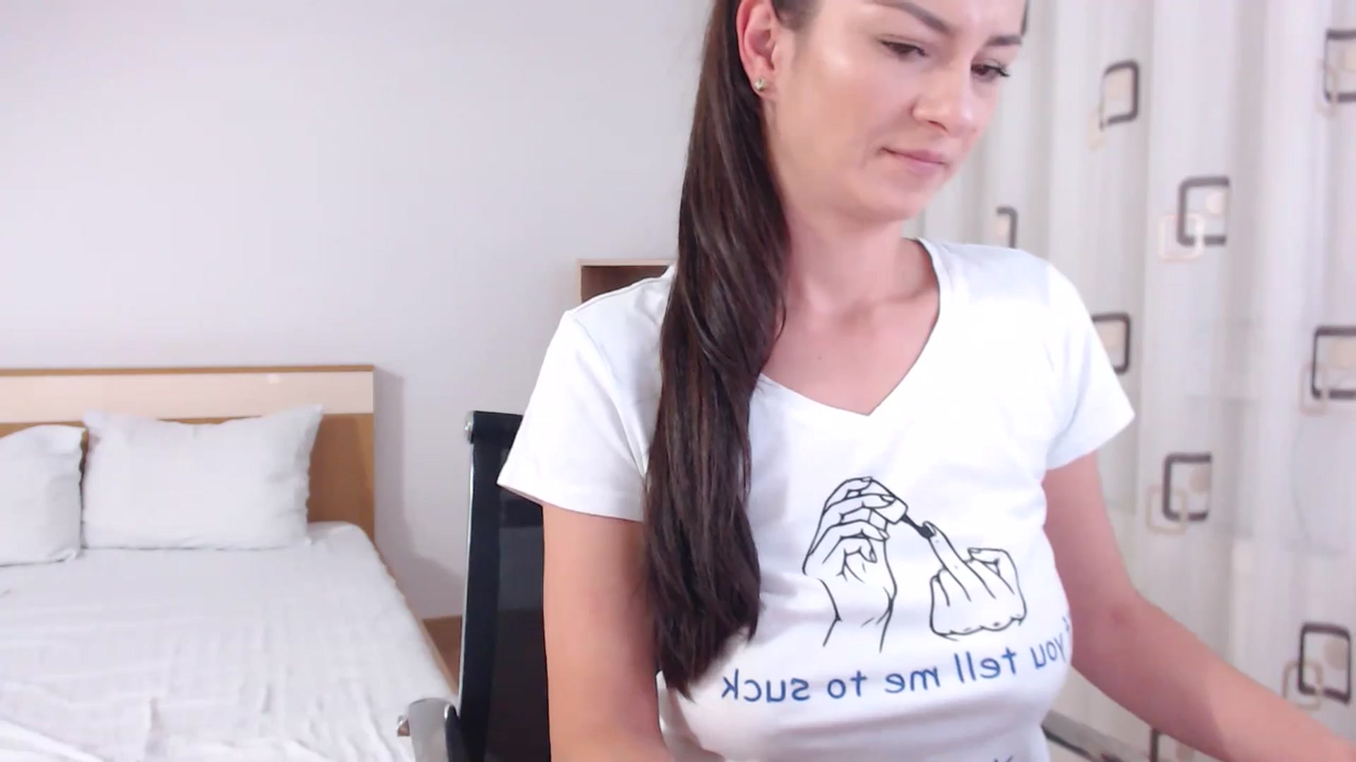 Gallery image thumbnail from LoryBell's myfreecams stream on, 08/01/2024, 24:02 image 16 of 20