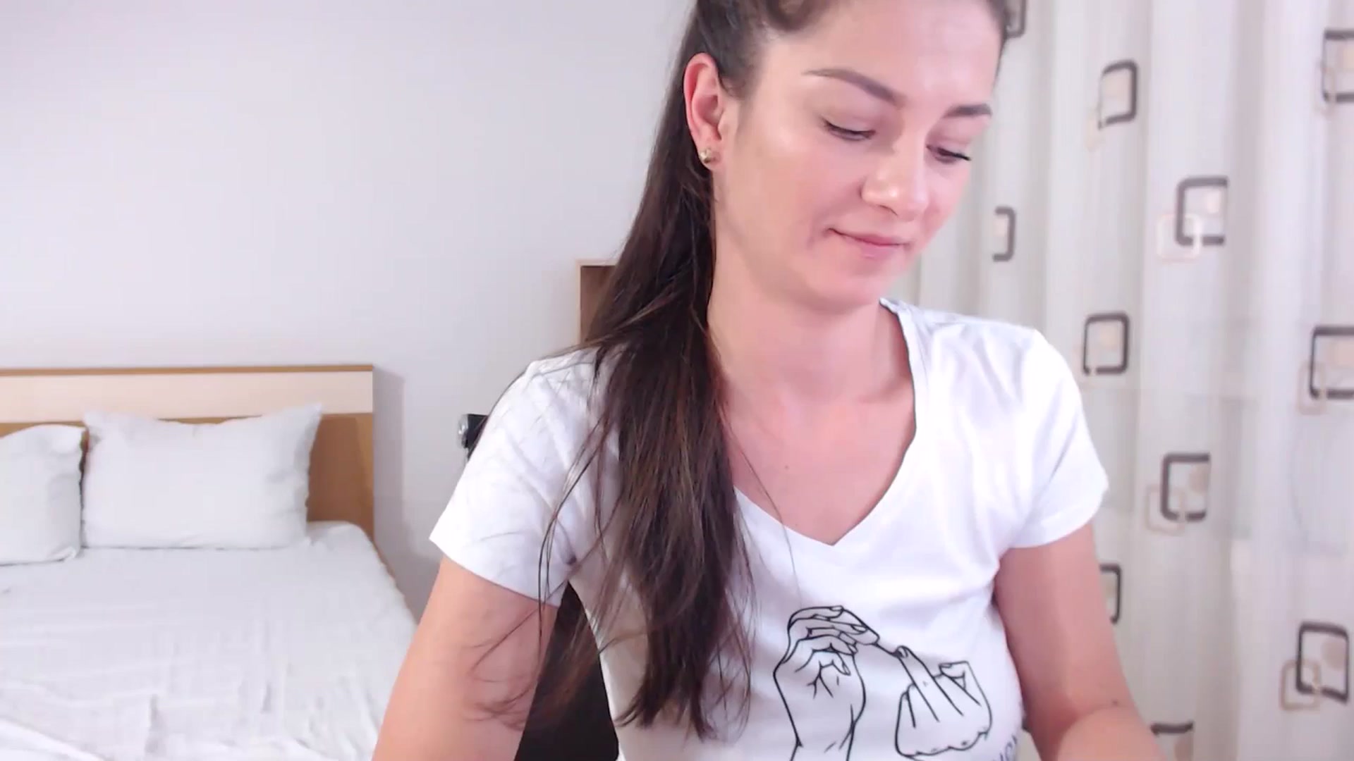 Gallery image thumbnail from LoryBell's myfreecams stream on, 08/01/2024, 24:02 image 18 of 20