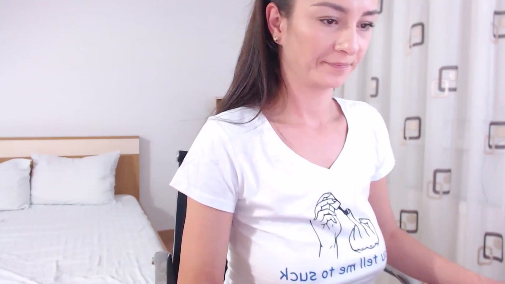 Gallery image thumbnail from LoryBell's myfreecams stream on, 08/01/2024, 24:02 image 14 of 20
