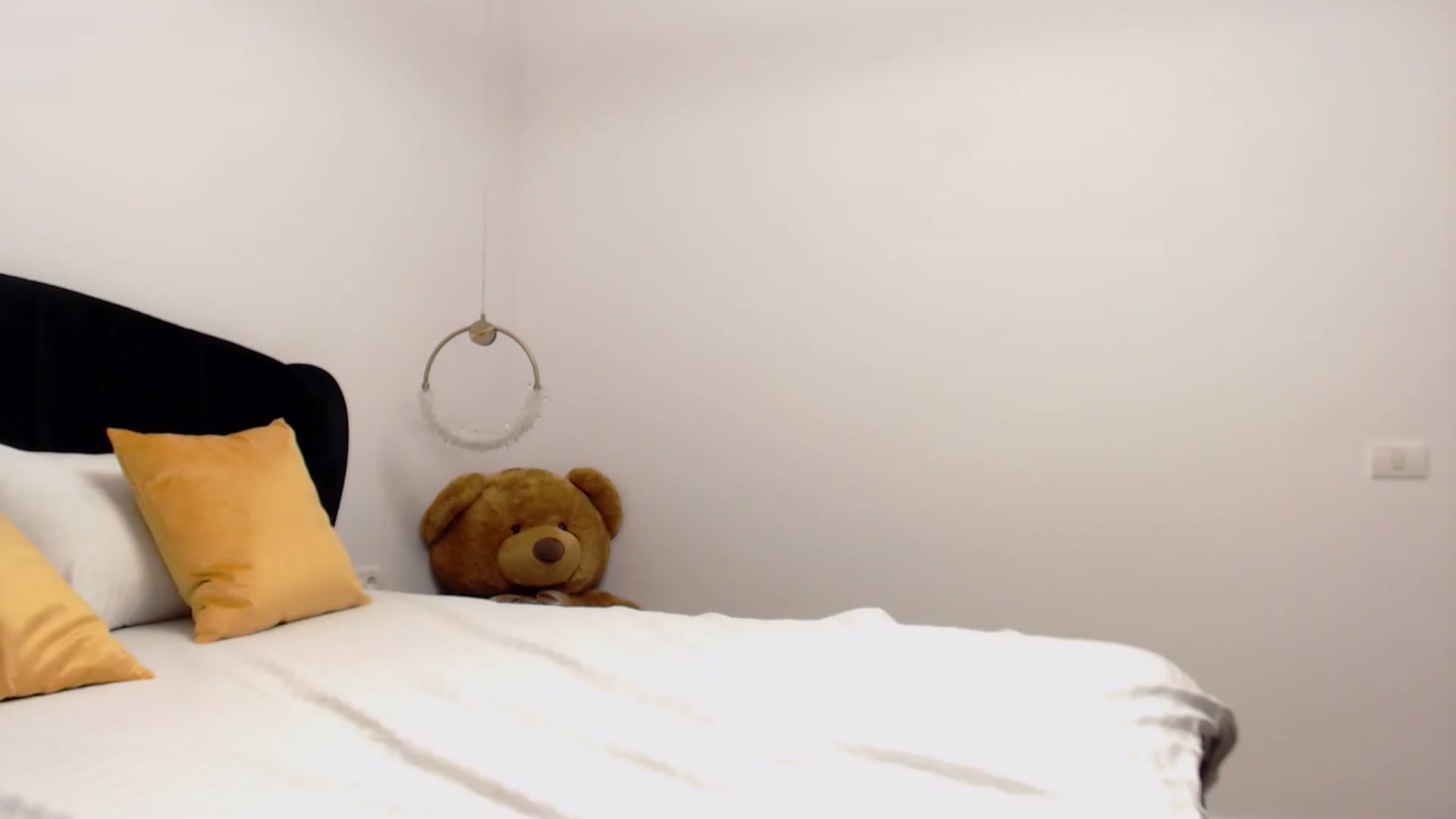 Gallery image thumbnail from LoryBell's myfreecams stream on, 08/29/2024, 24:03 image 4 of 20