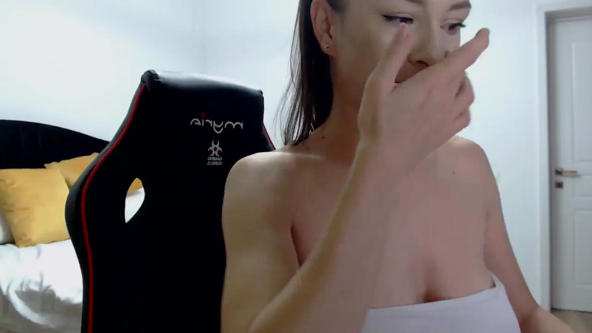 Gallery image thumbnail from LoryBell's myfreecams stream on, 09/03/2024, 23:04 image 15 of 20