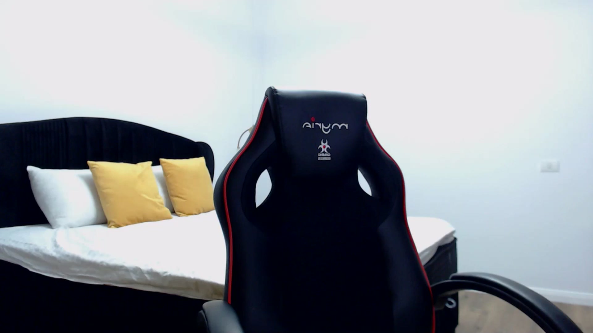 Gallery image thumbnail from LoryBell's myfreecams stream on, 09/07/2024, 23:01 image 13 of 20