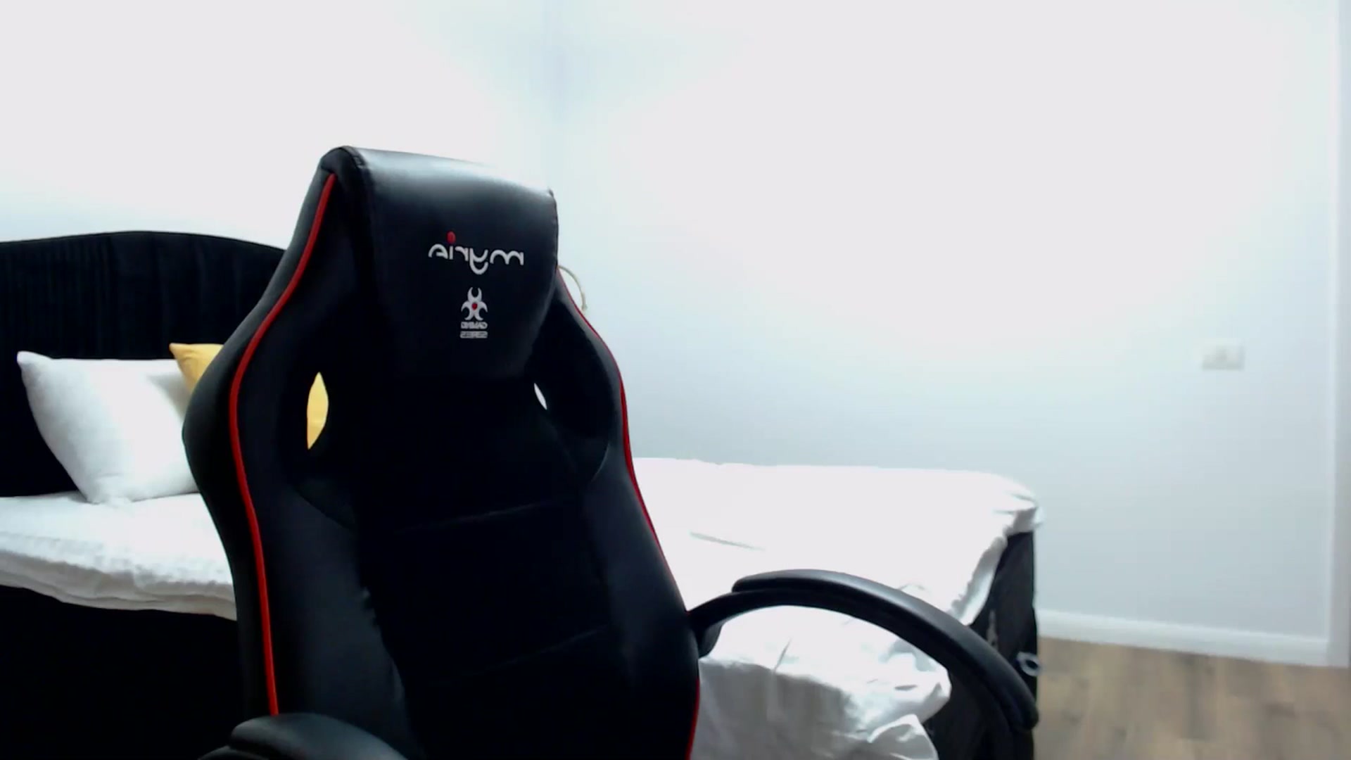 Gallery image thumbnail from LoryBell's myfreecams stream on, 09/08/2024, 24:51 image 7 of 20