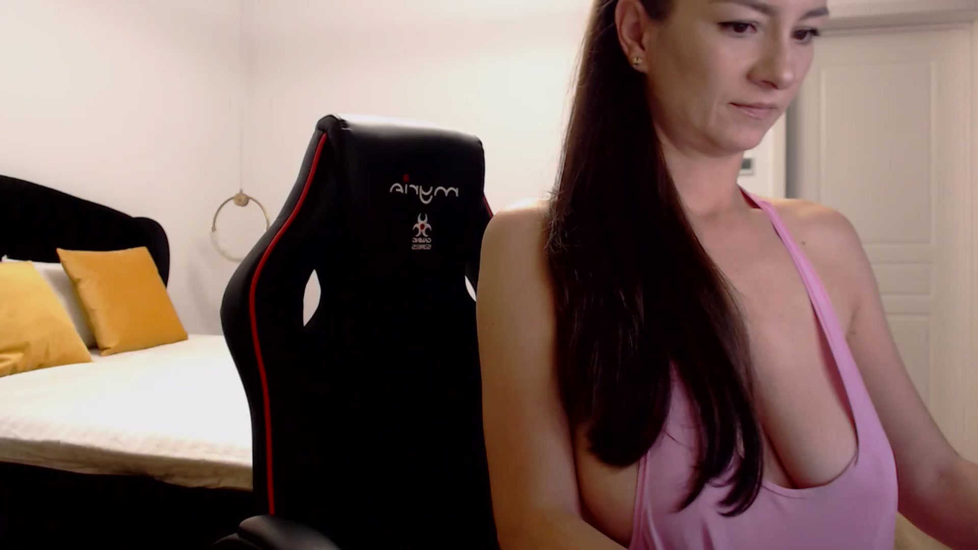 Gallery image thumbnail from LoryBell's myfreecams stream on, 09/12/2024, 24:02 image 6 of 20